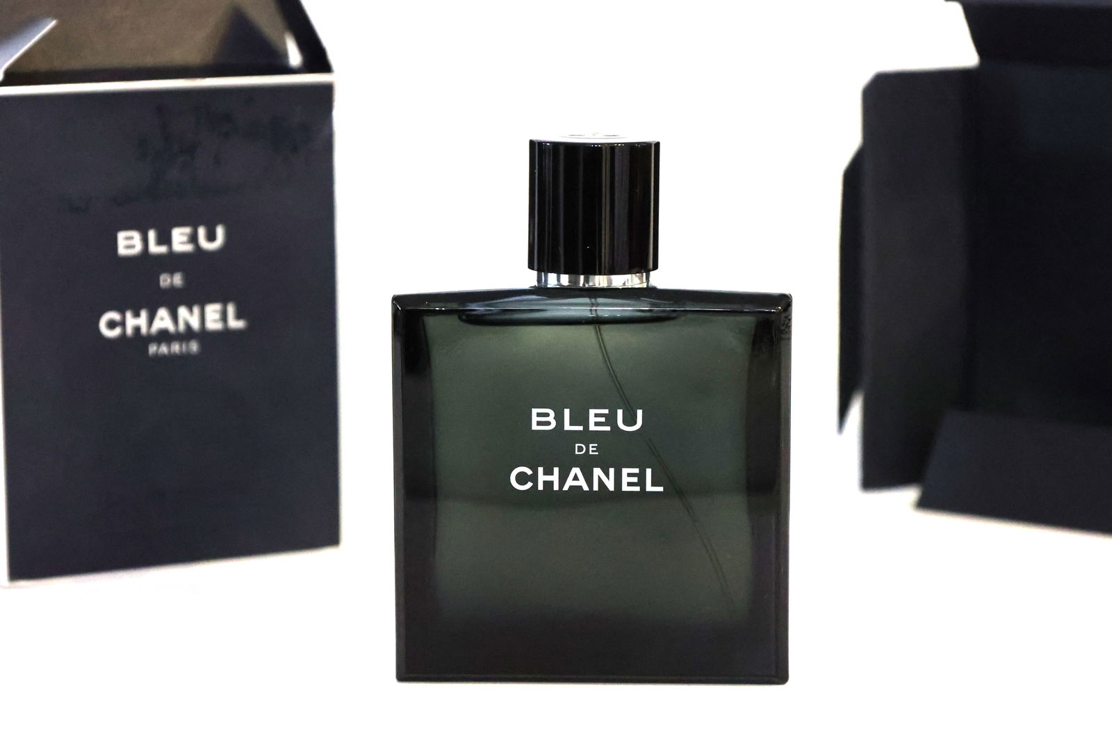 New in Box BLEM DE CHANEL PARIS Perfume in original packaging 4.75 in. x 3.5 in. x 1 3/8 in. (1 of 5)
