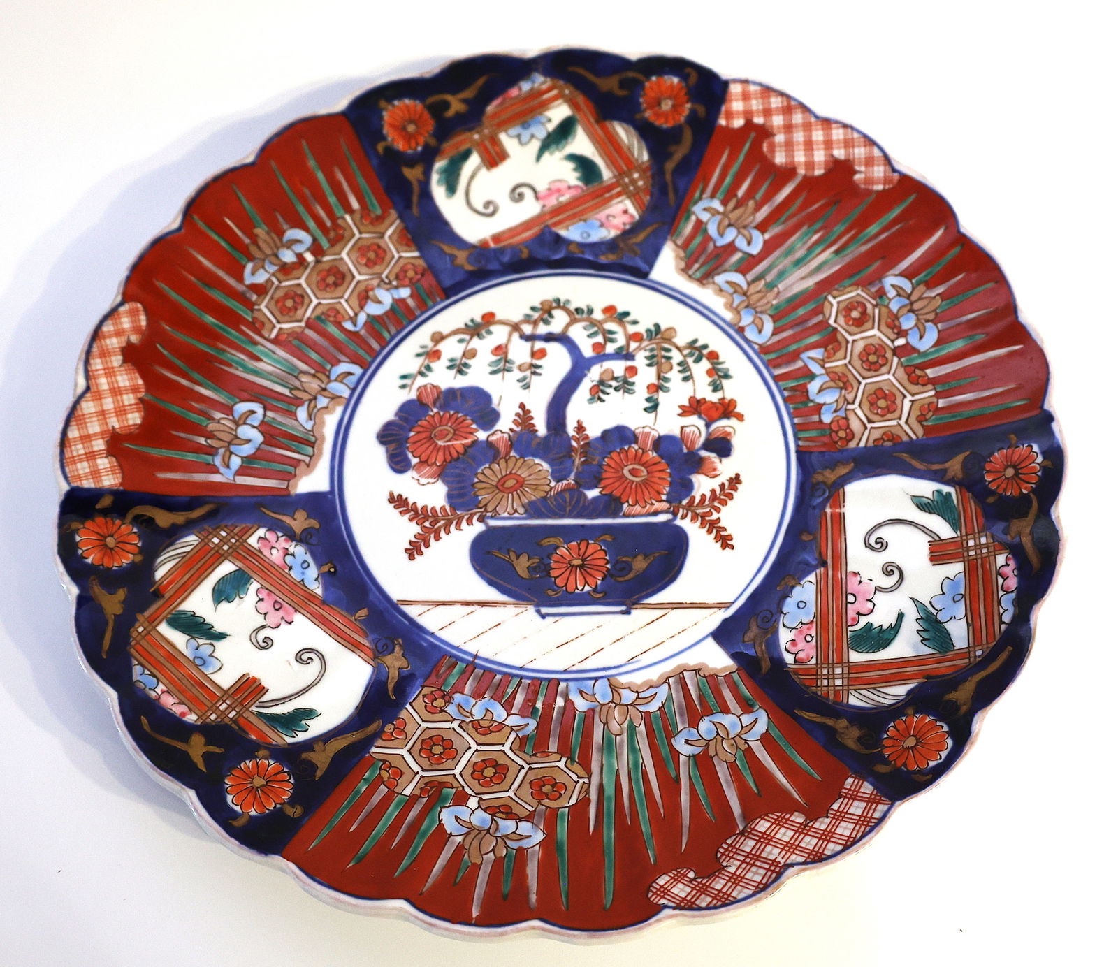 Antique Japanese Imari Porcelain Charger with a Scalloped Rim, Floral Design in a Vase (1 of 7)