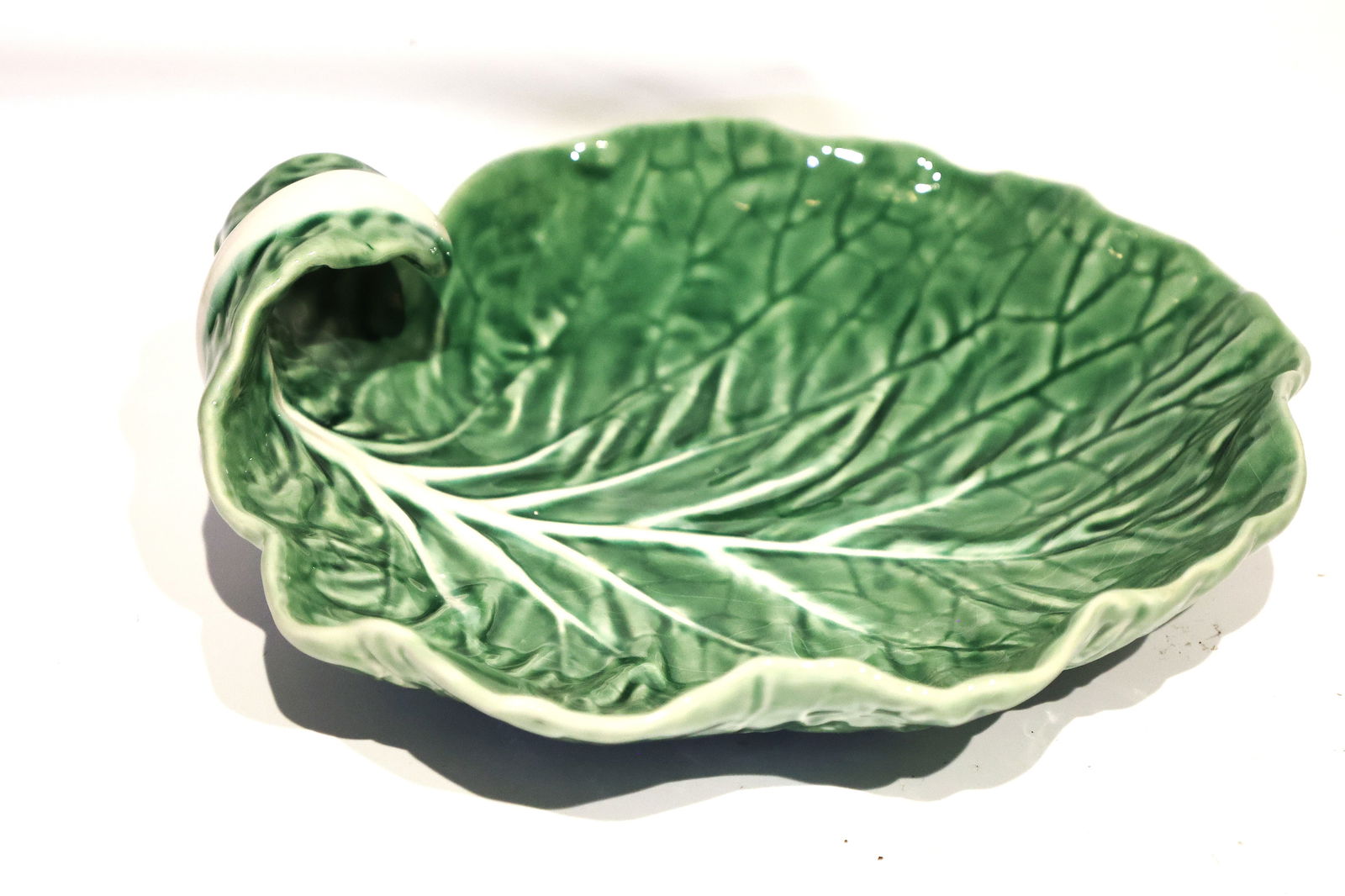 Bordallo Pinheiro Cabbage Leaf Dish, Portuguese Artist Raphael Bordallo Pinheiro. (1 of 4)