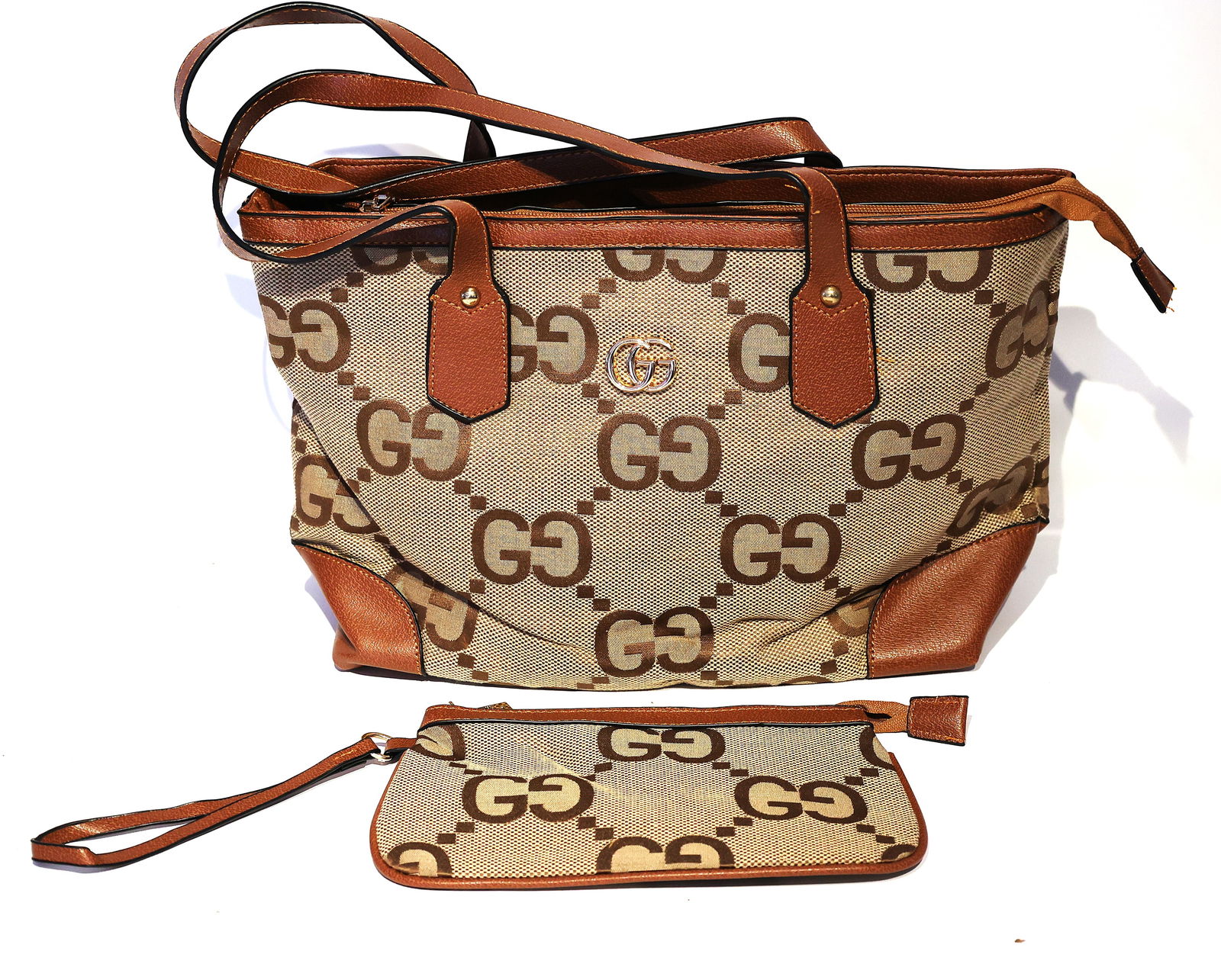 Novelty GG Handbag with Matching Purse Set, Clean: Novelty GG Handbag with Matching Purse Set, Clean. Size: 10 inches height x 14 1/2 inches wide