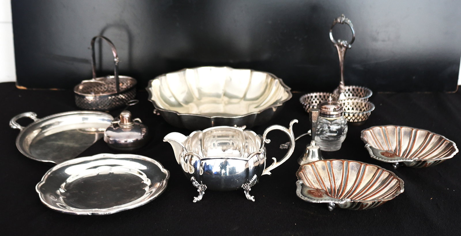 12 Assorted Pieces of Estate Silver Plate Including Bowls, Creamer, Shell Dishes, Smaal Pieces (1 of 6)