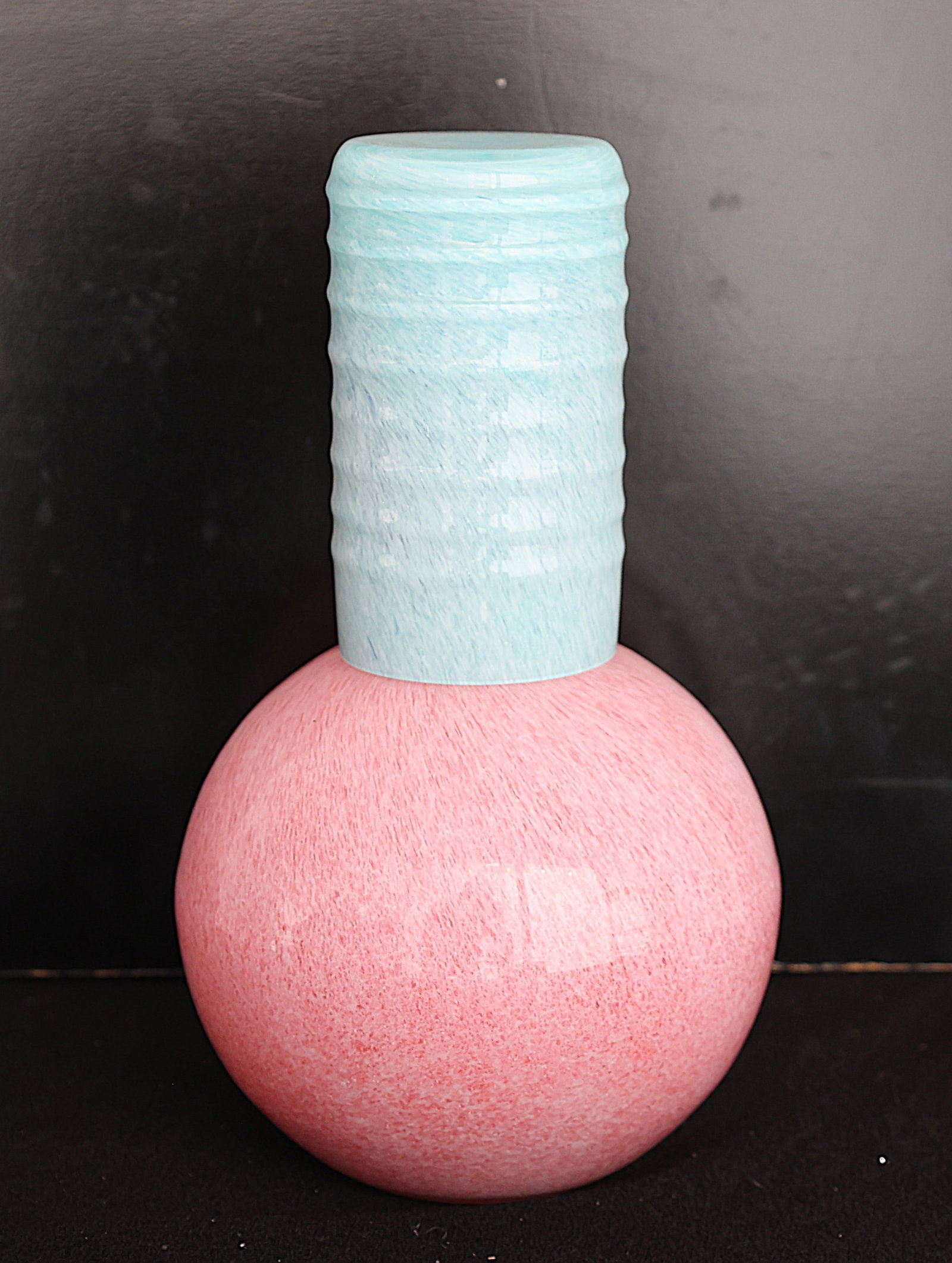 Bedstand Water Container with Drinking Glass Pink and Light Blue Speckled Glass (1 of 4)