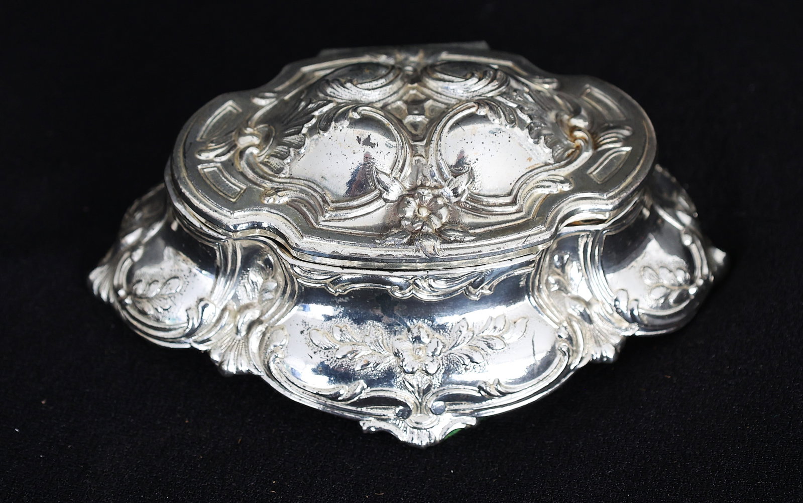 Vintage Silver-platedTtrinket Box Rococo Revival or Baroque-inspired Embossed Decorative Patterns (1 of 5)