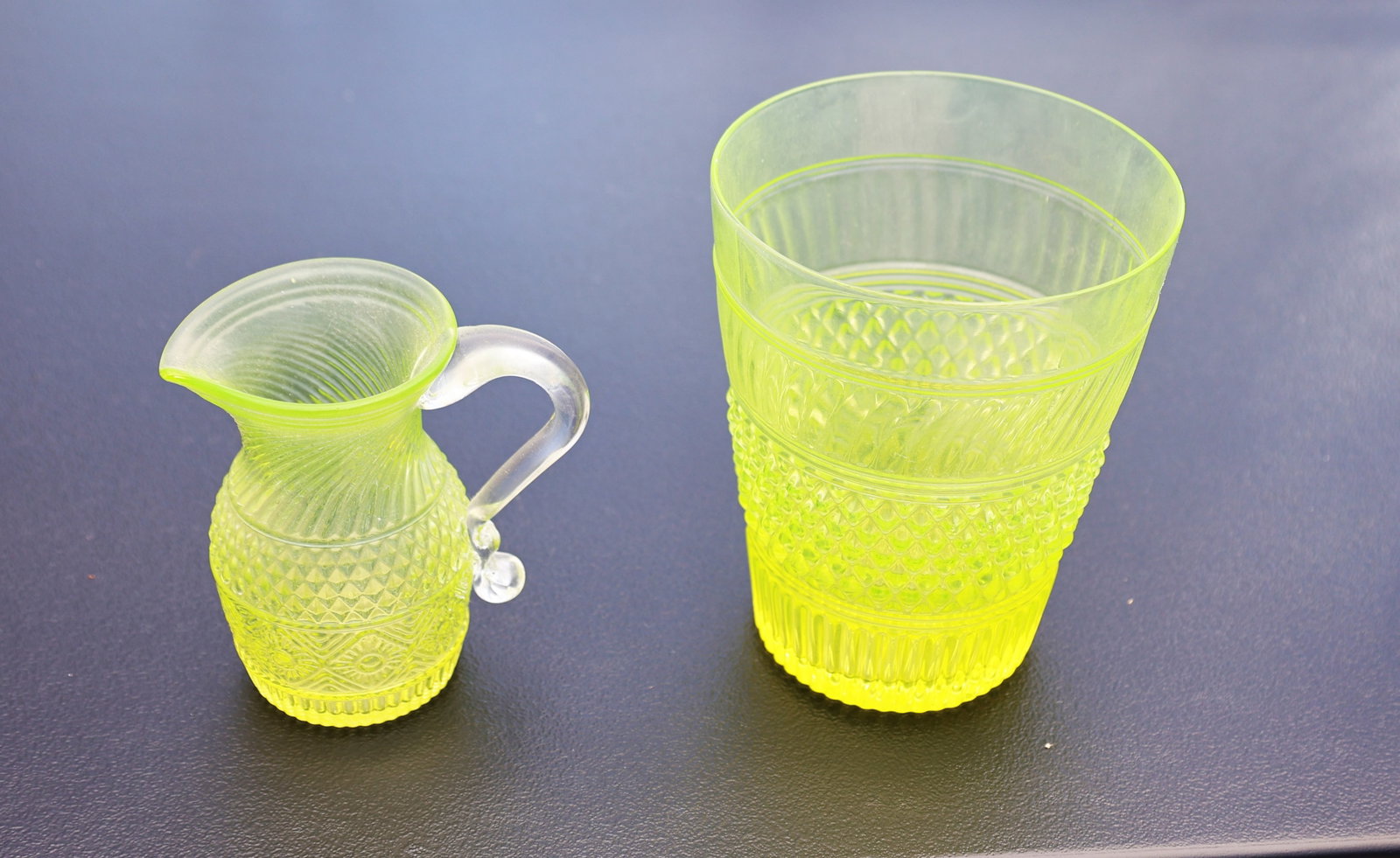 2 VASELINE URANIUM Barokki yellow glass pieces from Finnish glassworks Riihimäen Lasi, featuring a (1 of 6)