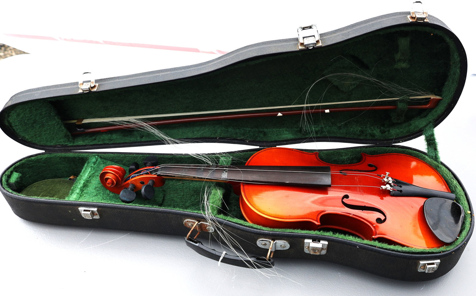 Suzuli Violin Co LTD, Copy of Antonius Sradivarus 1720, 1983 8042D Japan 3/4, with Case (1 of 8)