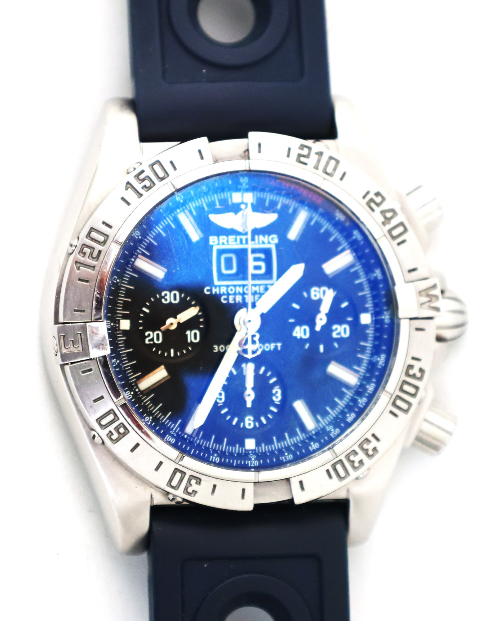 BREITLING "BLACKBIRD" Men's Wristwatch A44359 2147786, watch is from the Estate: Size: length with band 10 in., band 7/8 in. wide; watch face 1 3/4 in. wide. Clean, Very good condition, blue face dial.