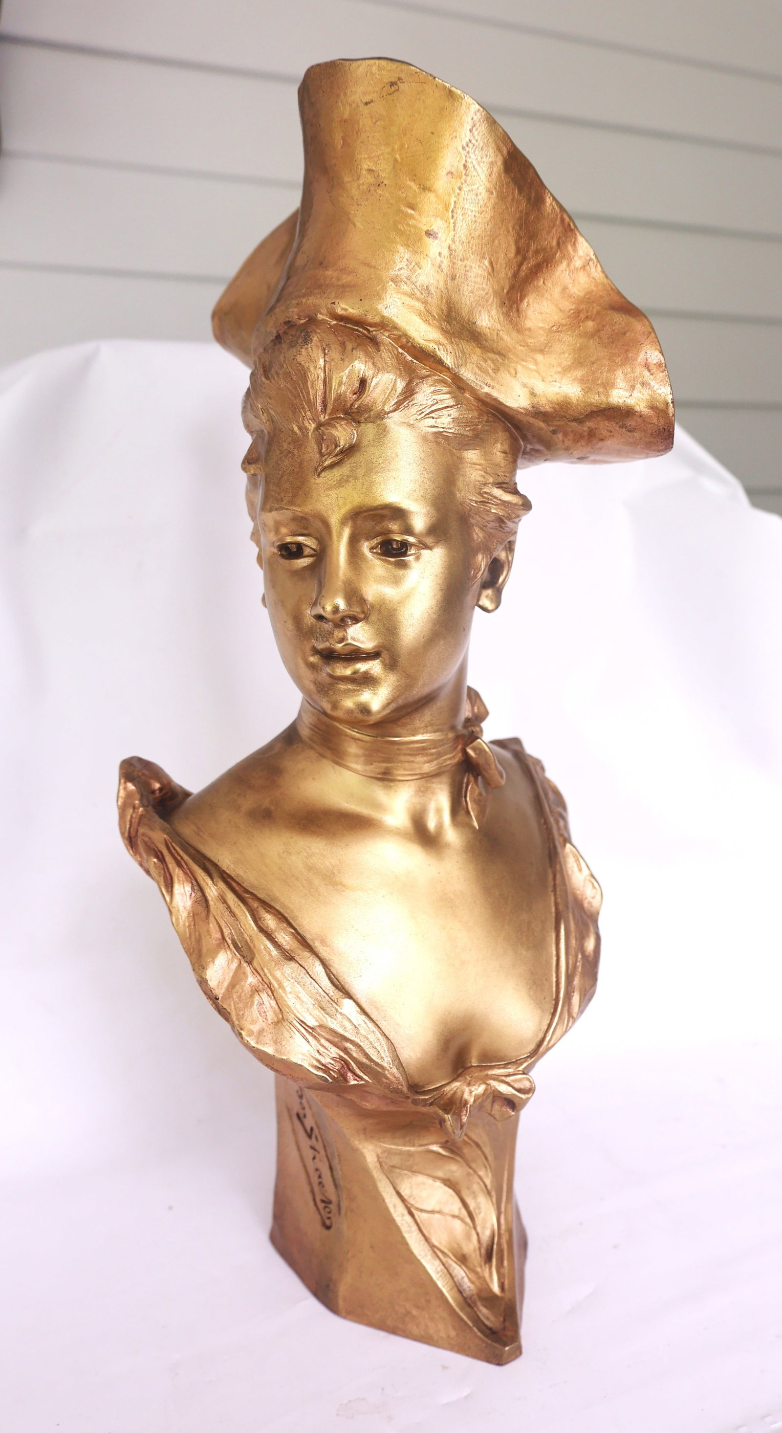 Anutique Gilded bronze bust "Theresa" by Belgian Belle Époque sculptor Georges Van der Straeten (1 of 12)