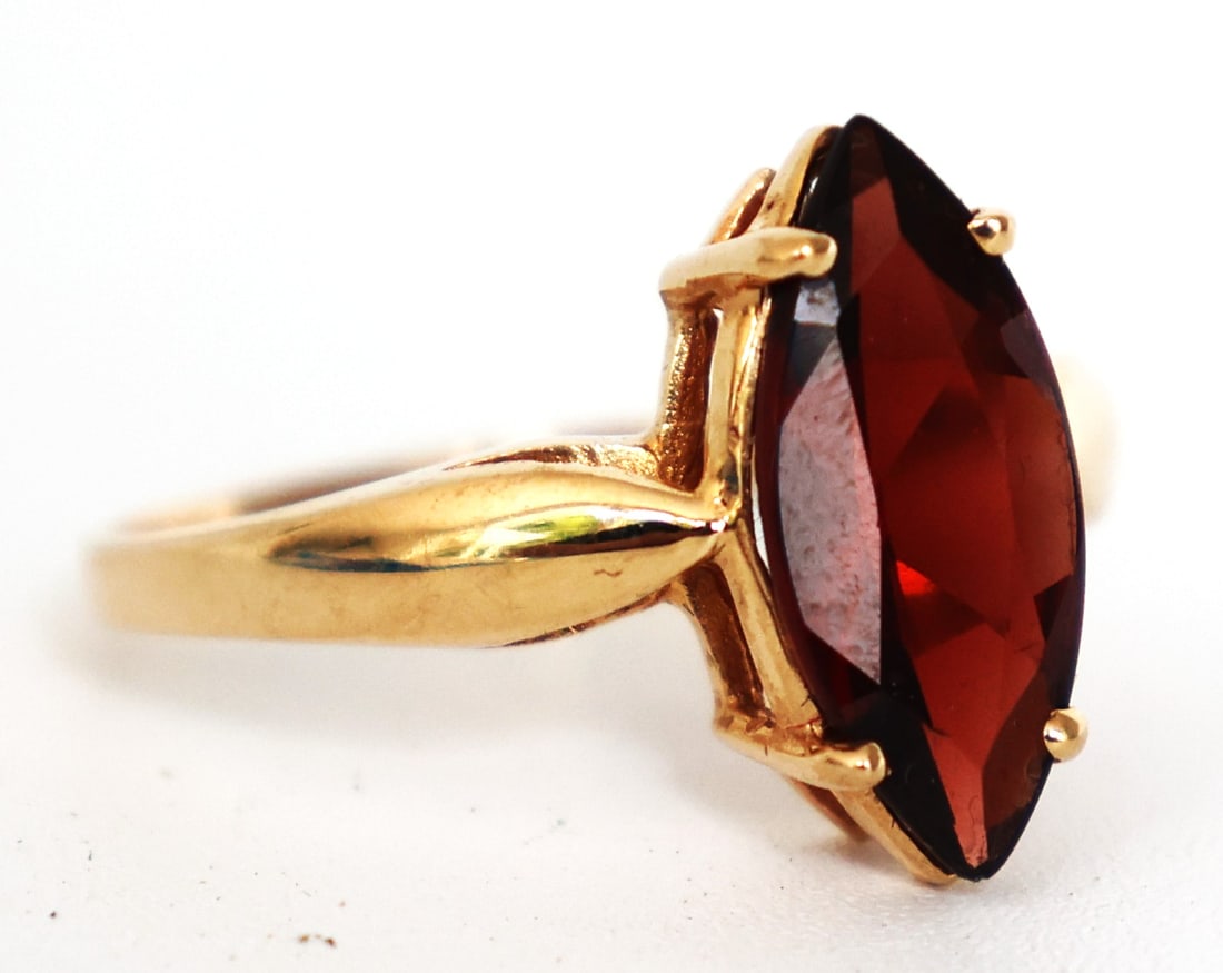 14K Yellow Gold 1.7 DWT Marquis Cut Garnet Ring Size 8 (1 of 5)