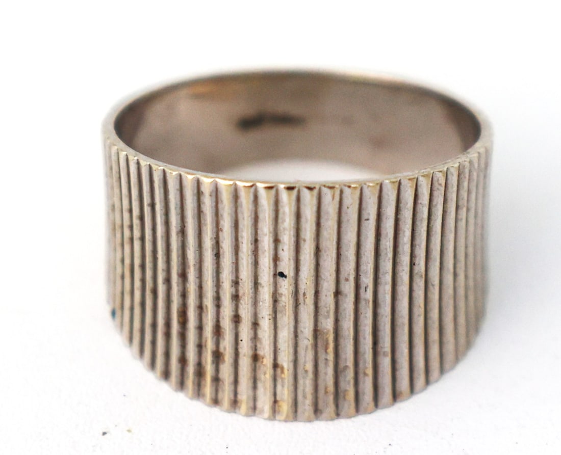 14K Gold 3.11 DWT T AA Verticle Lined Band Mid-Century Modern Ring Size 8.75 ; 7/8 in. x 1/2 in.: 14K Gold 3.11 DWT T AA Verticle Lined Band Mid-Century Modern Ring Size 8.75 ; 7/8 in. x 1/2 in.