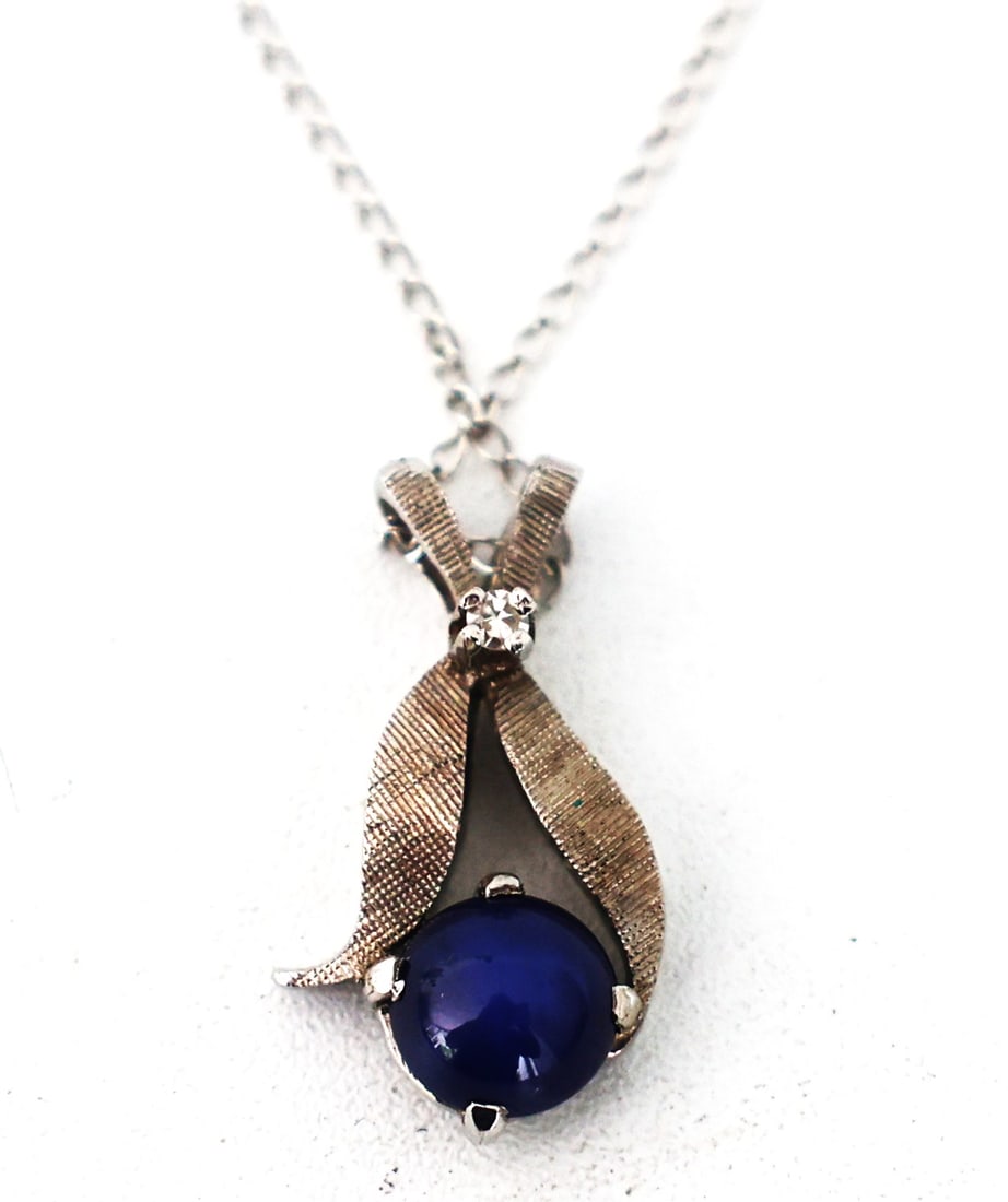 14K White Gold 1.2 DWT Blue Sapphire stone Pendant Necklace on 15 in. Chain 14K White Gold: 14K White Gold 1.2 DWT Blue Sapphire stone Pendant Necklace on 15 in. Chain 14K White Gold