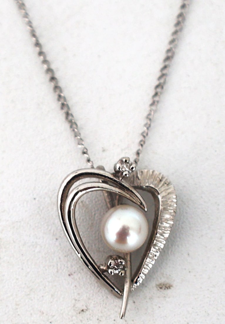 14K White Gold Freshwater Cultured Pearl Heart Ring Pendant Necklace on 14K Gold IPS 18 in. Chain: 14K White Gold Freshwater Cultured Pearl Heart Ring Pendant Necklace on 14K White Gold IPS 18 in. Chain