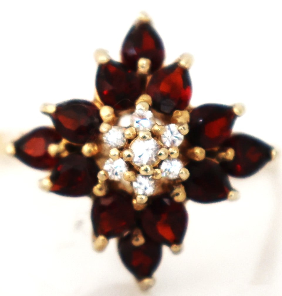 .925 Sterling Silver with Garnets and CZ Cluster Ring Size 8 ; 7/8 in. x 7/8 in.: .925 Sterling Silver with Garnets and CZ Cluster Ring Size 8 ; 7/8 in. x 7/8 in.