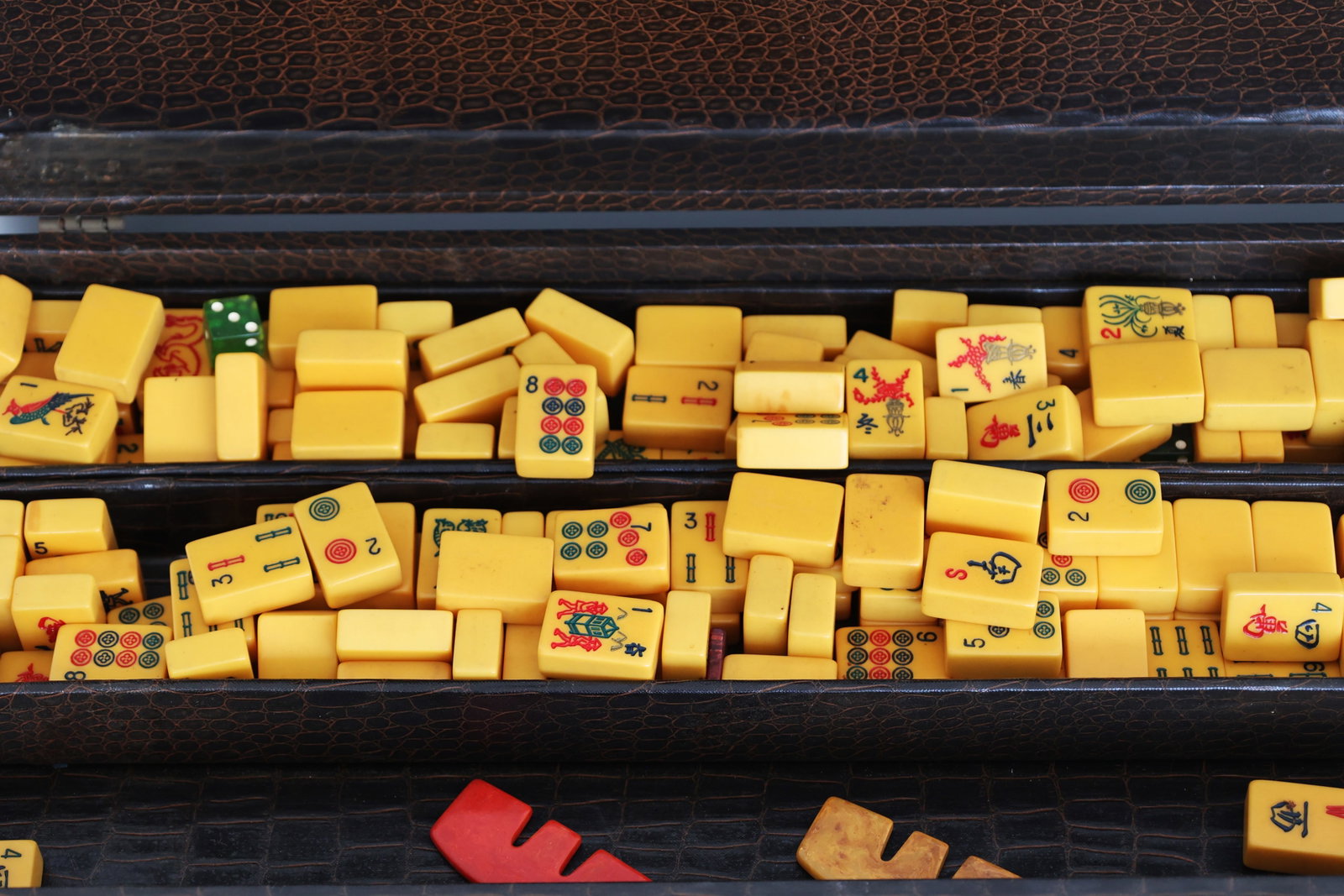 Vintage Chinese Bakelite Mahjong Mah-Jongg Set - 2