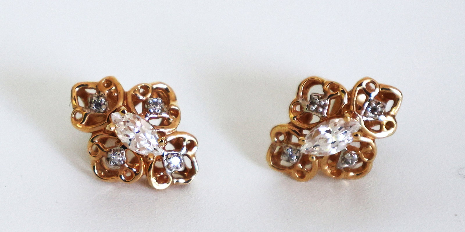 1.56 DWT 14K Yellow Gold CZ Stud Earrings (1 of 3)