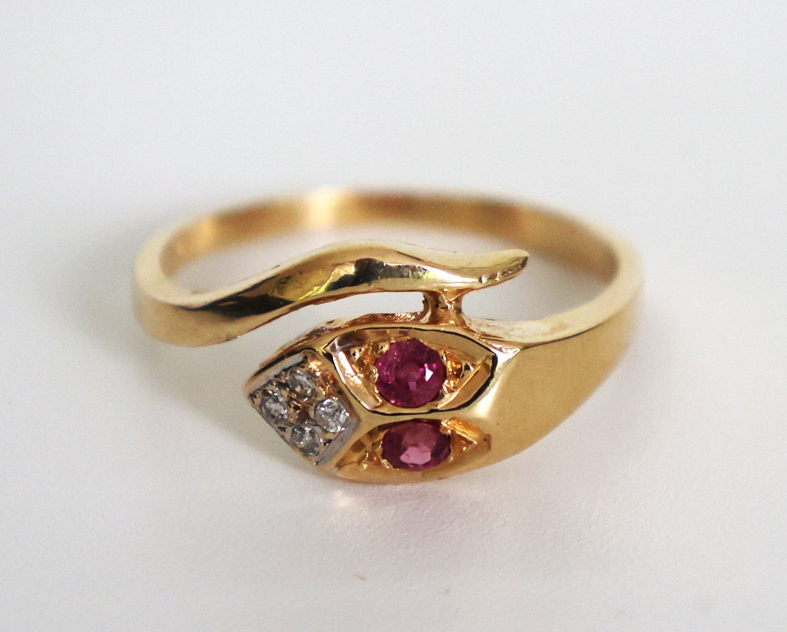 1.70 DWT 14K Gold SNAKE RING Size 7.5 with 2 Ruby Eyes and 4 Diamonds Face (1 of 5)