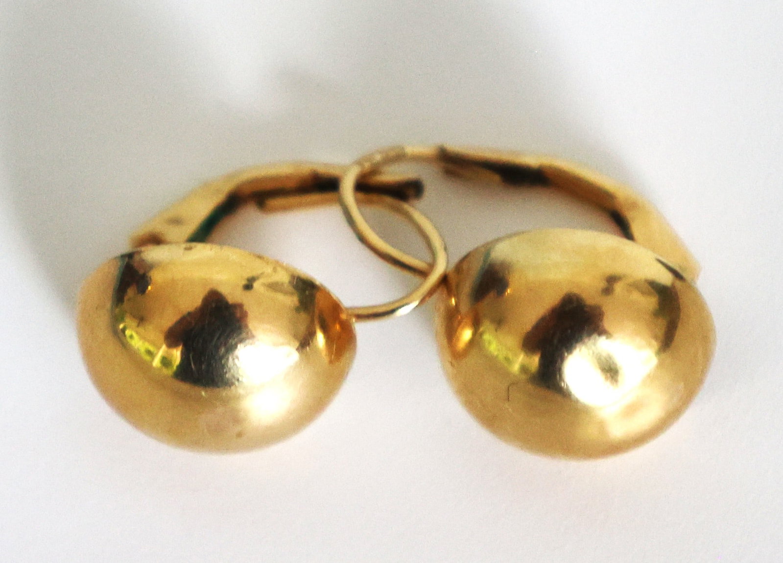 1.20 DWT 14K Yellow Gold Button Pierced Hanging Earrings: 1.20 DWT 14K Yellow Gold Button Pierced Hanging Earrings. Size: 5/8 in. x 3/8 in.