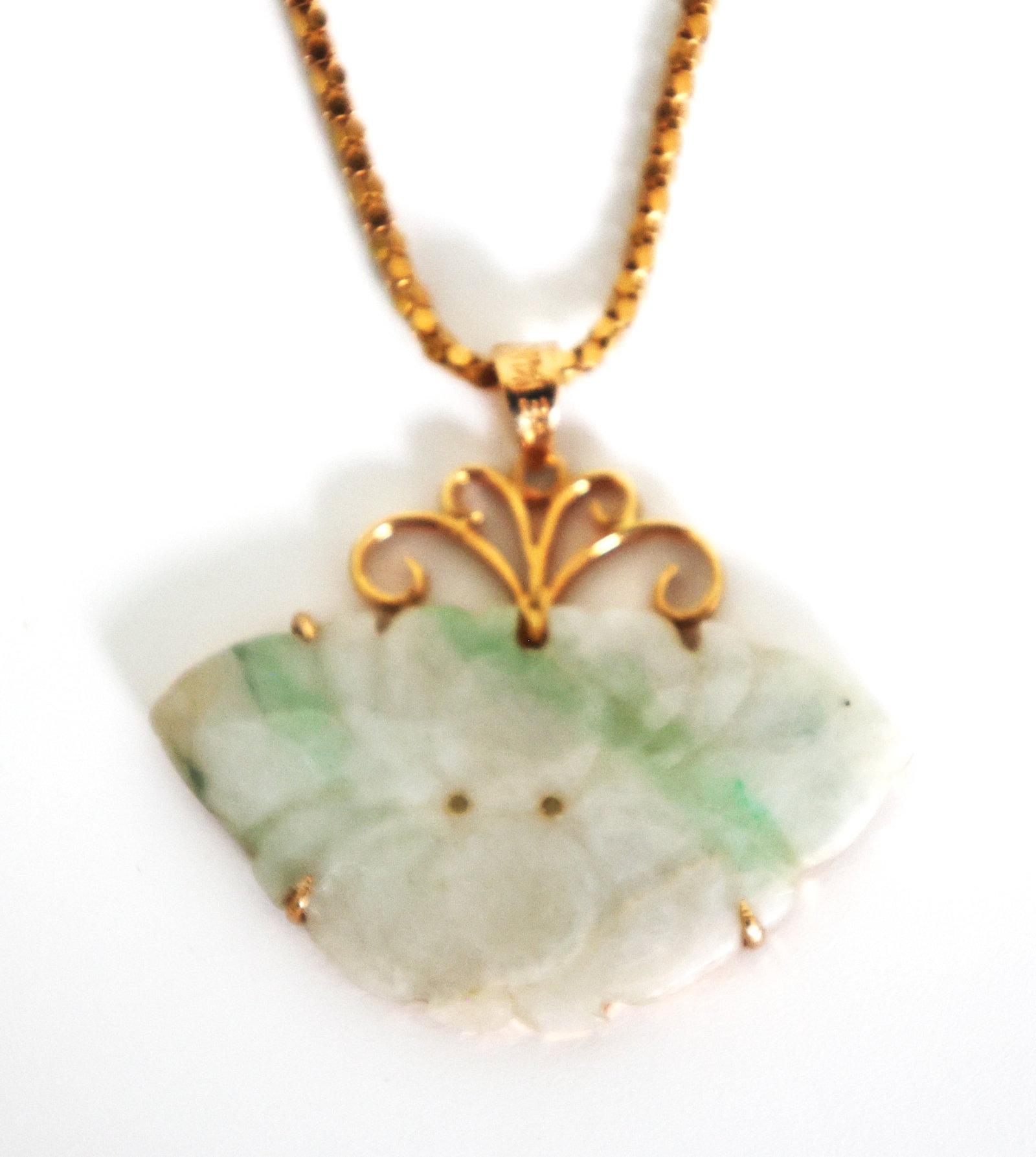 6.29 DWT 14K Gold and Jade Butterfly Pendant Necklace on 14K Gold Chain 19 in. length: 6.29 DWT 14K Gold and Jade Butterfly Pendant Necklace on 14K Gold Chain 19 in. length . pendant 1 1/2 in. x 1 1/4 in.