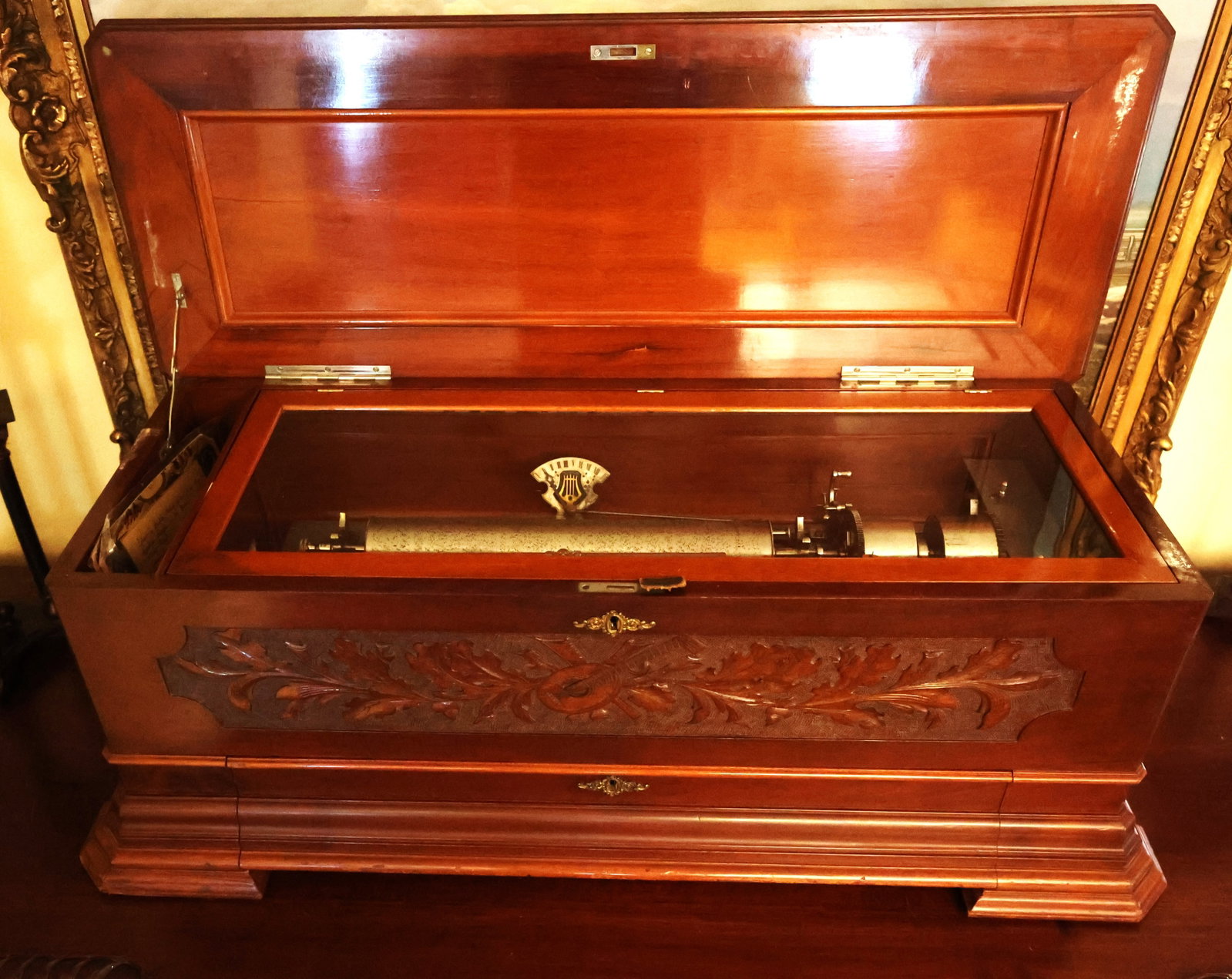 Paillard 8 Tune Subline Harmonie Cylinder Music Box in a Carved Mahogany Case, 3 Cylinders (1 of 10)