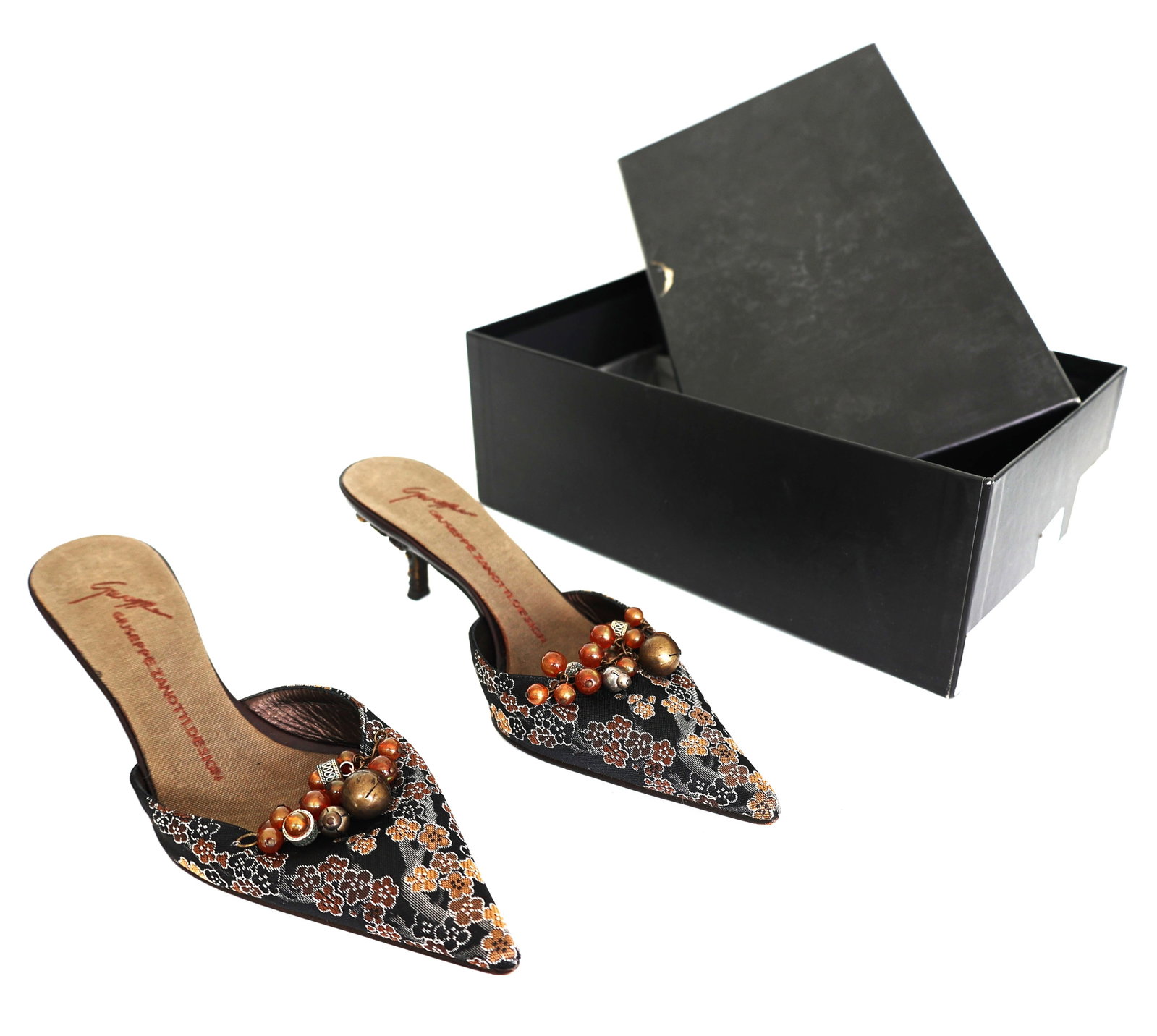 GIUSEPPE ZANOTTI Woman's Shoes , Pumpinela Mogano , Size 37 / 5 ; in Box (1 of 10)