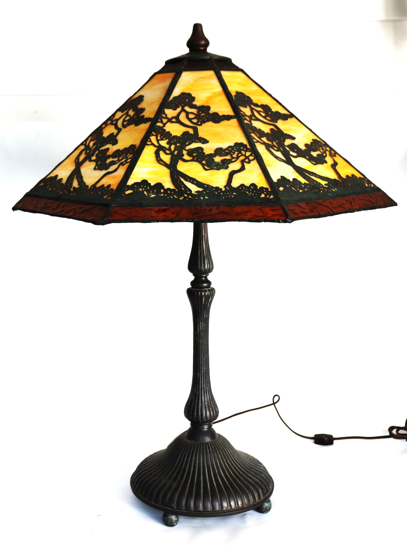 20th C. Arts and Crafts Style Slag Glass Overlay Table Lamp, 20.75 in. diameter shade (1 of 7)