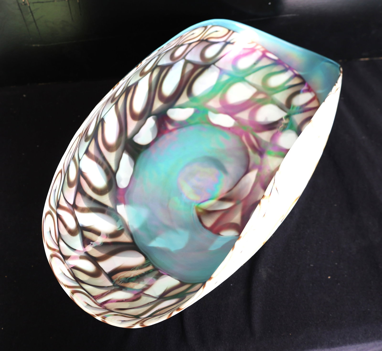 Fornace Ferro Murano Turquoise White & Brown Glass Shell Bowl featuring a distinctive iridescent tur: Size: 7 1/2 in. height x 21 inches length x 11 inches wide' Fornace Ferro Murano Turquoise White & Brown Glass Shell Bowl featuring a distinctive iridescent turquoise rim