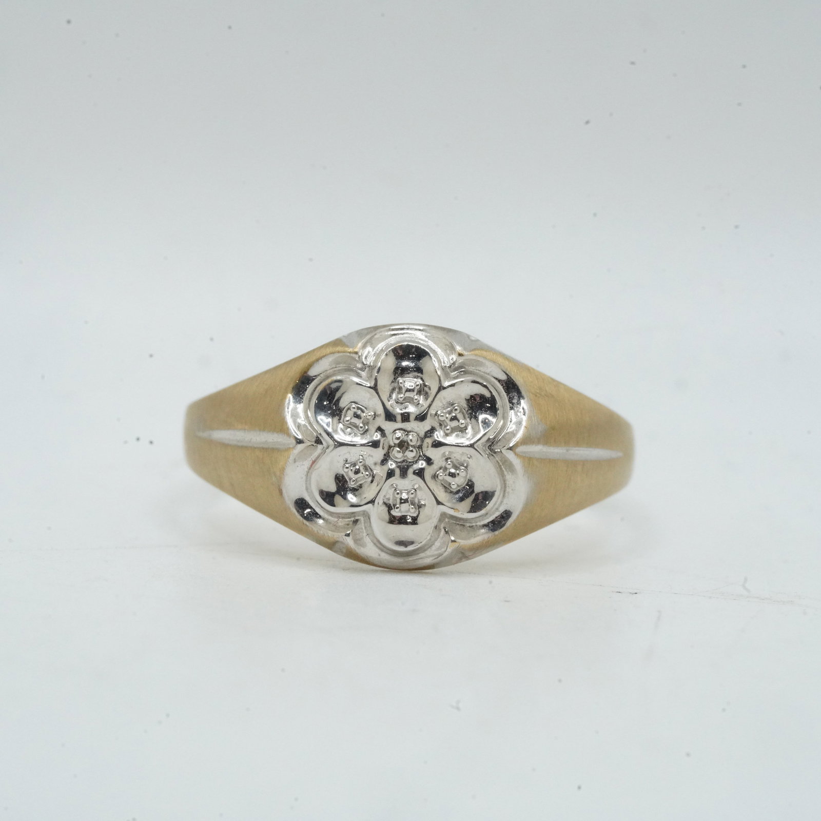 10K Gold 1.67 DWT CD 2-Tone Rose Engraved Ring Size 11.25 , 7/8 in. x 1/2 in. (1 of 8)