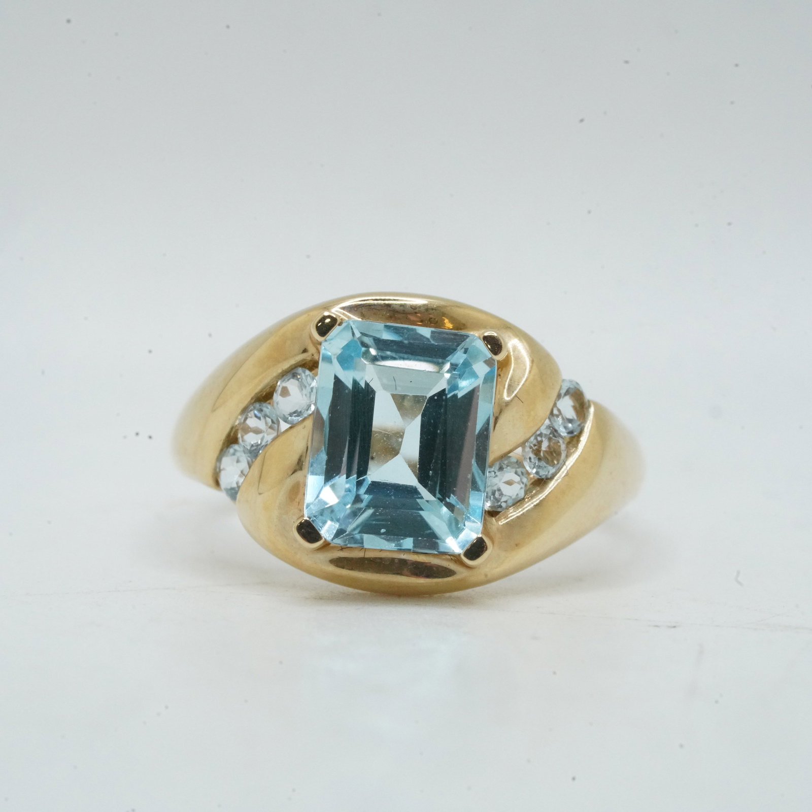 10K Yellow Gold 2.92 DWT Large Blue Topaz and 6 Spinels Ring Size 9.25 , 7/8 in. x 1/2 in. (1 of 10)