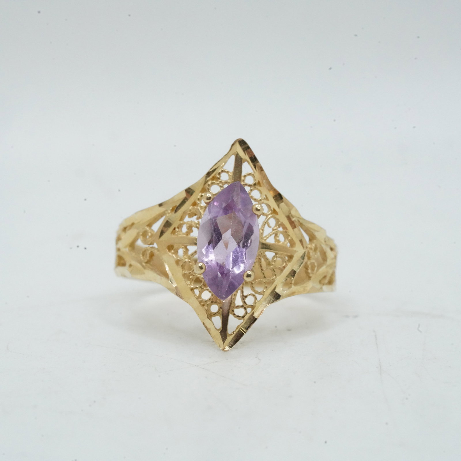10K Yellow Gold 1.35 DWT Purple Amethyst Filigree Ring Size 7.5 , 3/4 in. x 3/4 in. (1 of 8)