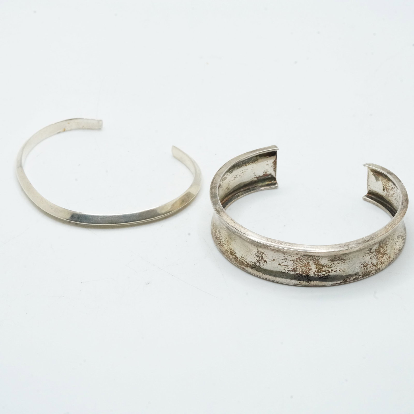 .925 Sterling Silver 34.83 Grams, [2] .925 Wide Cuff Bracelet & .925 Thin Cuff Bracelet (1 of 13)