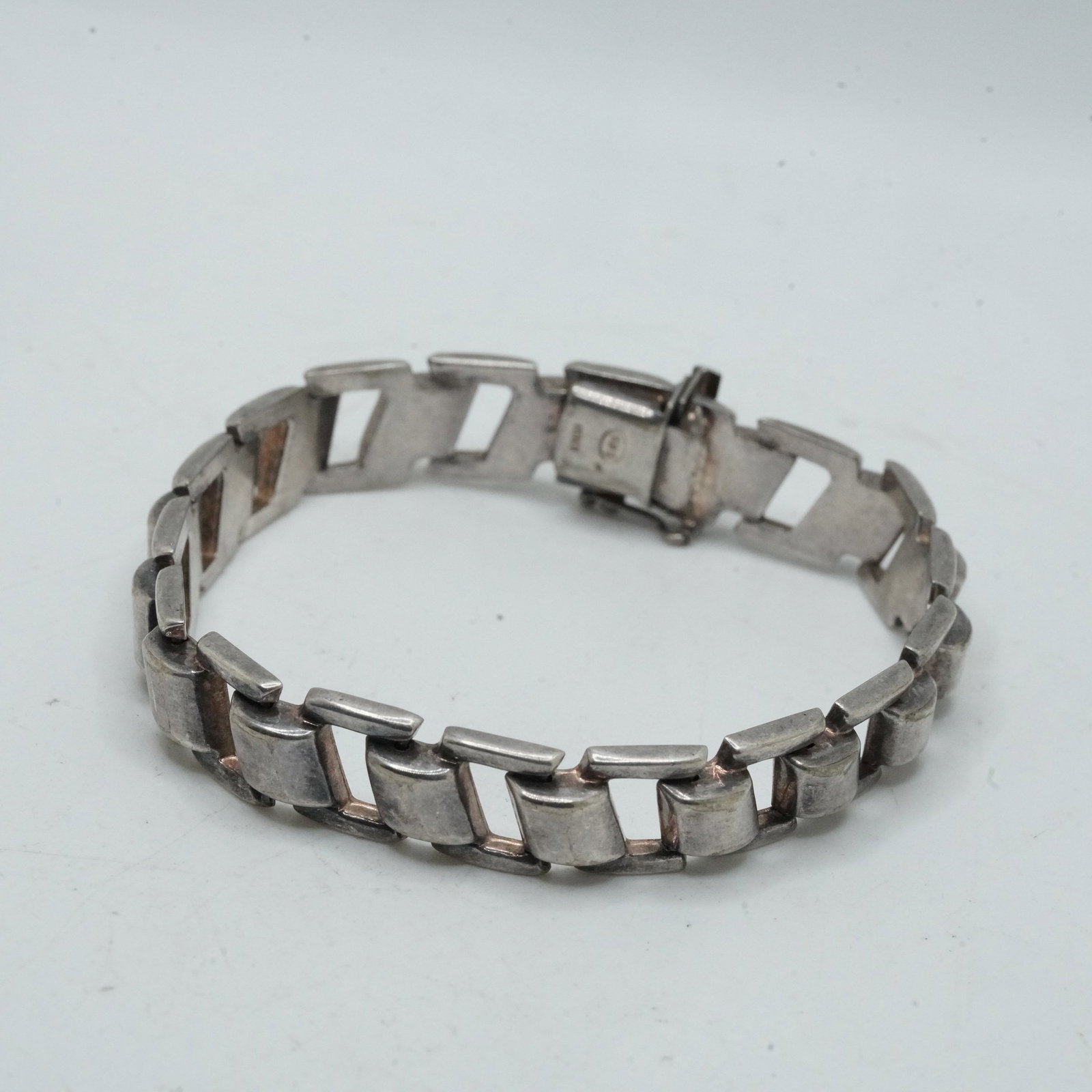 .925 Sterling Silver 14.05 Grams, Italy, Unusual Link Men's Bracelet 7 1/2 in. x 1/2 in.: .925 Sterling Silver 14.05 Grams, Italy, Unusual Link Men's Bracelet 7 1/2 in. x 1/2 in.