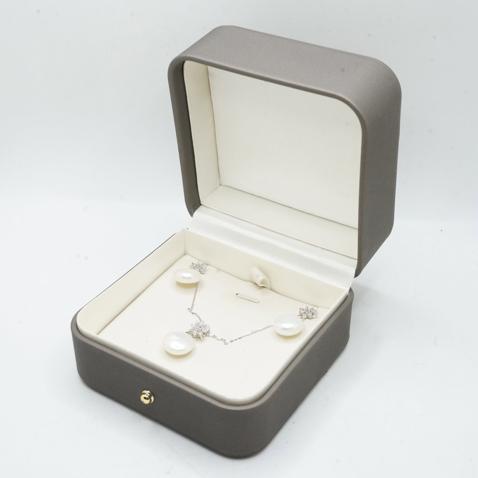 Gorgeous 4-pc. Freshwater Cultured Pearls and CZ .925 Sterling Necklace & Matching Drop Earrings (1 of 9)