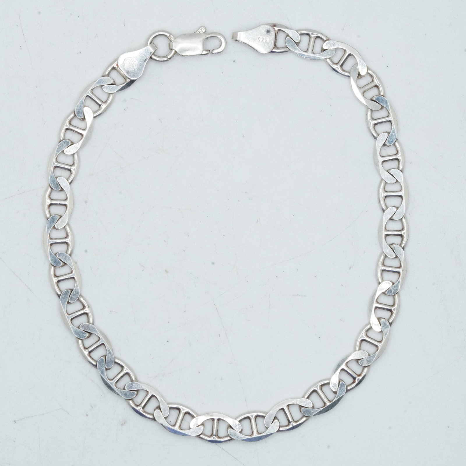 10.92 Grams .925 Sterling Silver Italy Mariner's Link Bracelet, 9 1/2 in. x 1/4 in.: 10.92 Grams .925 Sterling Silver Italy Mariner's Link Bracelet, 9 1/2 in. x 1/4 in.