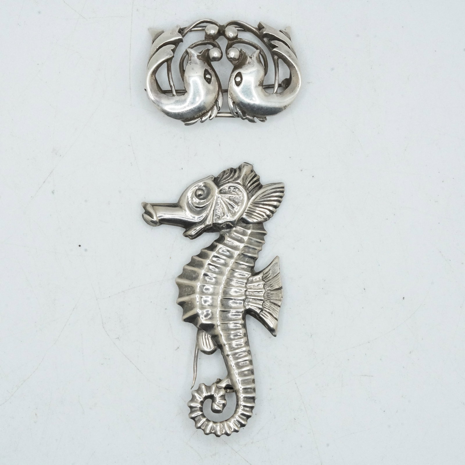 18.62 Grams Sterling Silver Koy Fish Pin 1 1/2 in. x 1 in. ; Sterling Seahorse Pin 2 1/2 in. x 1 1/2: 18.62 Grams Sterling Silver Koy Fish Pin 1 1/2 in. x 1 in. ; Sterling Seahorse Pin 2 1/2 in. x 1 1/2 in.