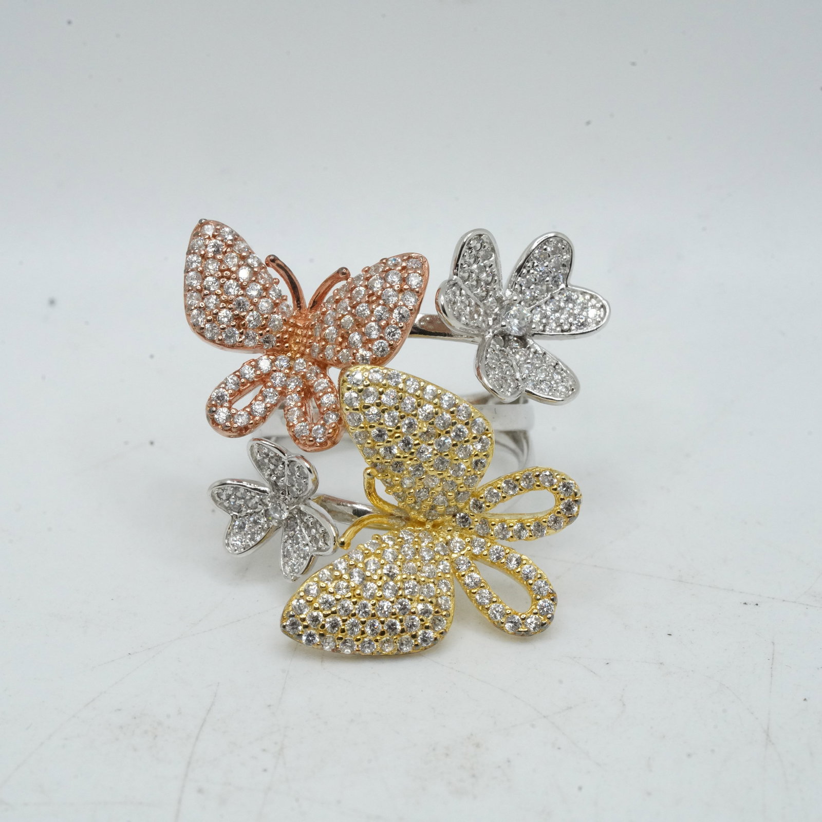 8.87 Grams .925 Sterling Silver Butterfly Ring Size 7 , 1 1/2 in. dia.: 8.87 Grams .925 Sterling Silver Butterfly Ring Size 7 , 1 1/2 in. dia.