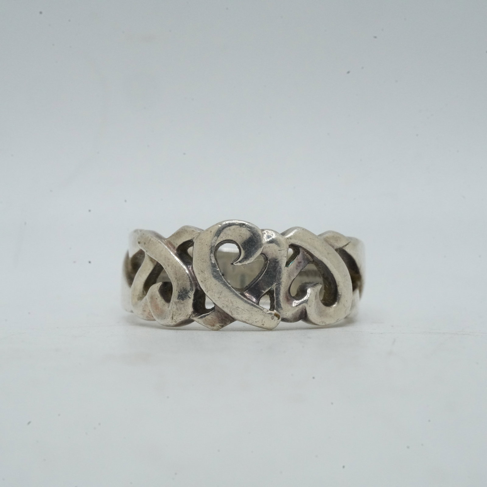 Tiffany & Co 6.07 Grams .925 Sterling Silver Paloma Picasso Heart Ring Size 7 with Fabric Pouch.Siz: Tiffany & Co 6.07 Grams .925 Sterling Silver Paloma Picasso Heart Ring Size 7 with Fabric Pouch.Size: 7/8 in. x 3/8 in.