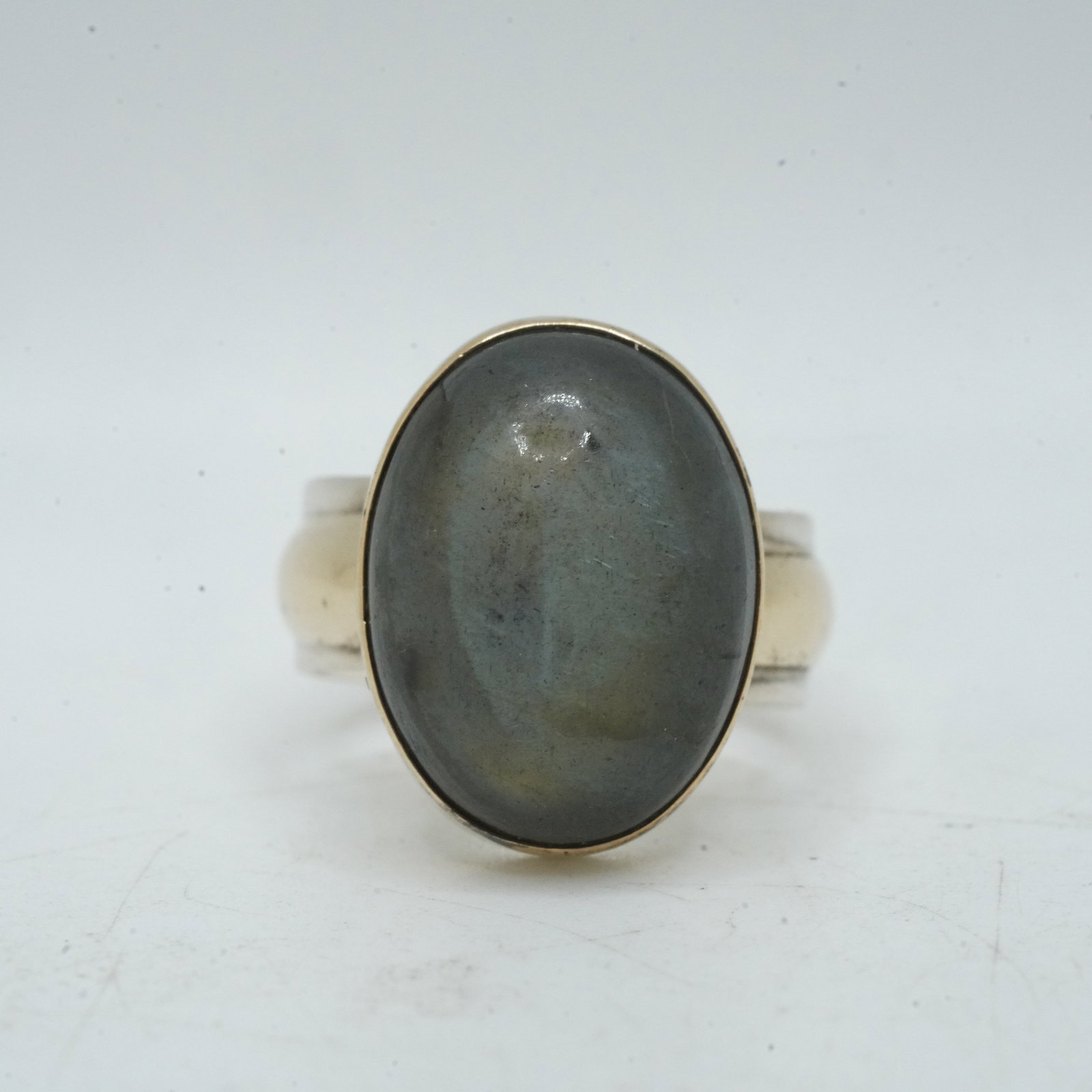 11.35 Grams 14K Gold and .925 Sterling Silver Large Oval Labradorite Ring Size 8.25: 11.35 Grams 14K Gold and .925 Sterling Silver Large Oval Labradorite Ring Size 8.25 , 3/4 in. x 7/8 in.