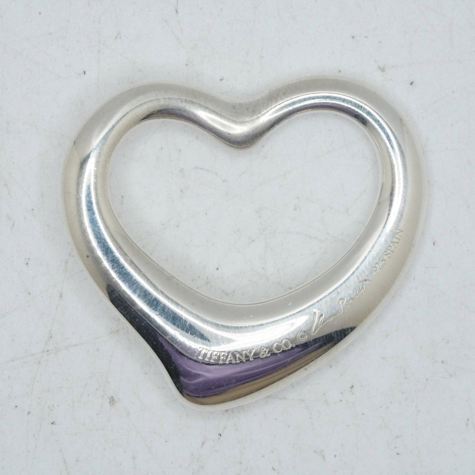 15.62 Grams .925 Sterling Silver TIFFANY & CO Elsa Peretti Spain Open Heart Pendant 1 1/2 in.: 15.62 Grams .925 Sterling Silver TIFFANY & CO Elsa Peretti Spain Open Heart Pendant 1 1/2 in.