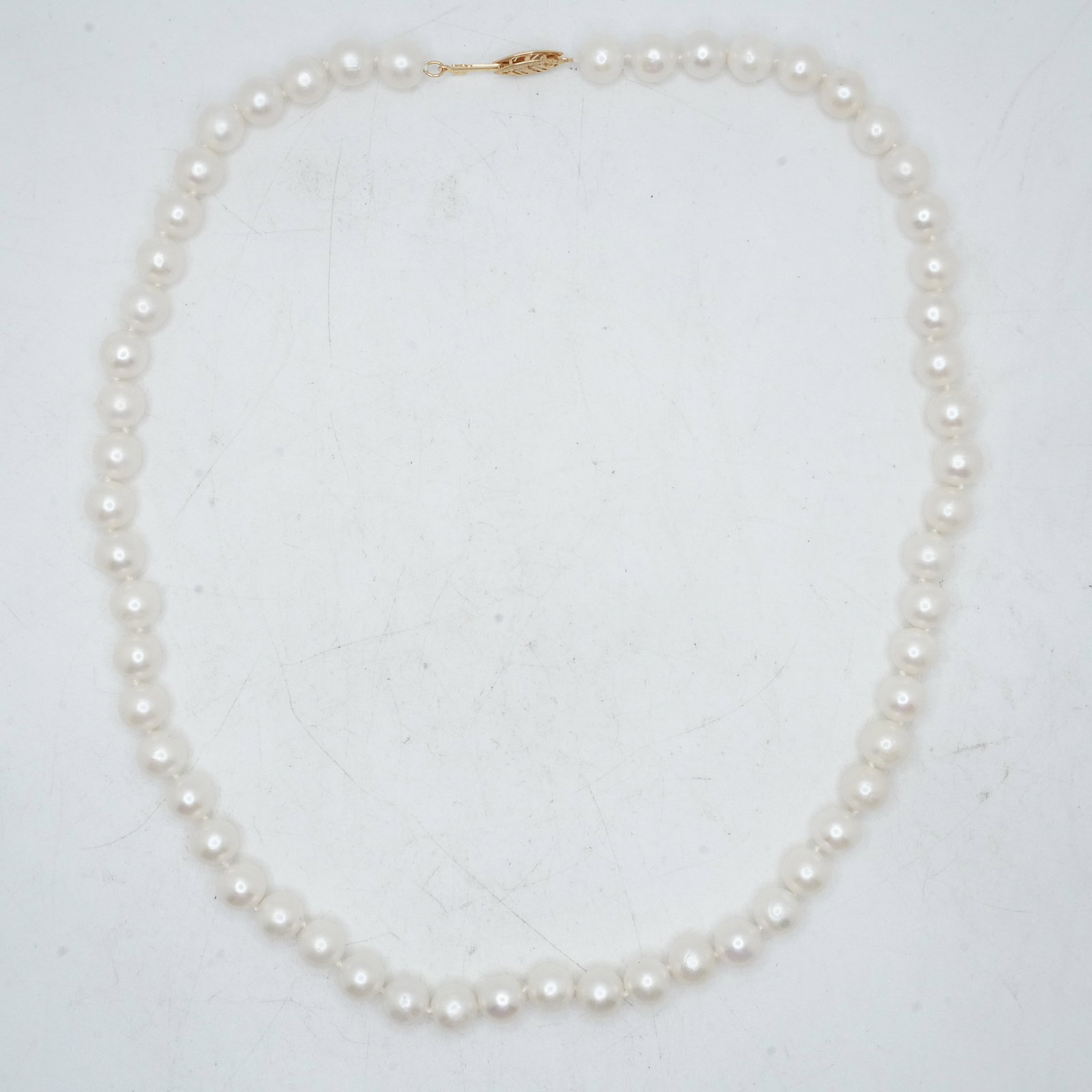 14K Gold Clasp Classic Freshwater Cultured White Pearls Necklace 18 inches x 3/8 in.: 14K Gold Clasp Classic Freshwater Cultured White Pearls Necklace 18 inches x 3/8 in.
