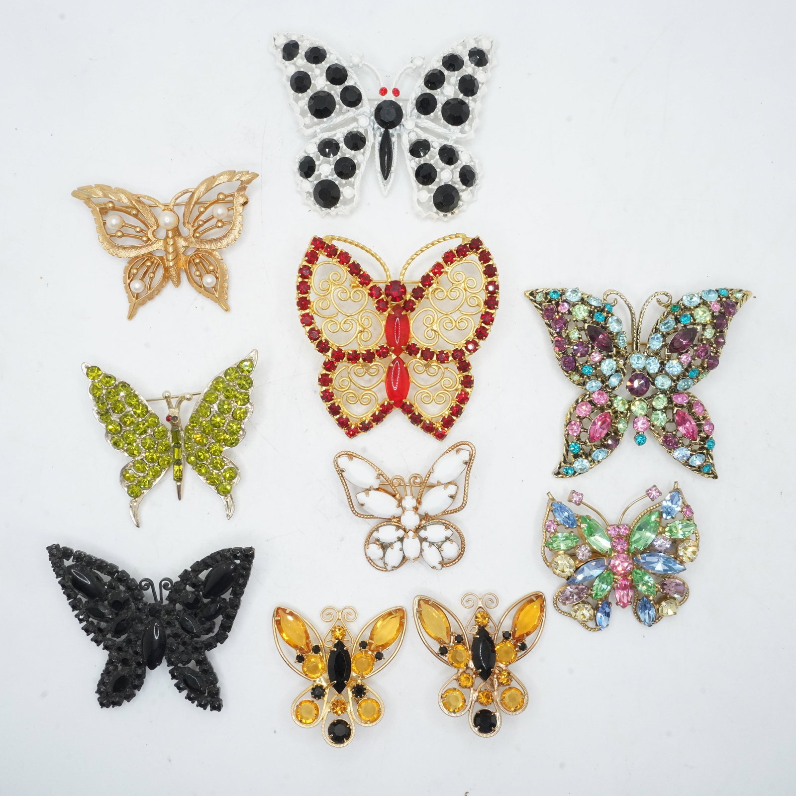 10 Quality Assorted Costume Jewelry BUTTERFLY Fashion Pins including Weiss Black Stones: 10 Quality Assorted Costume Jewelry BUTTERFLY Fashion Pins including Weiss Black Stones 2 in. x 2 1/2 in.; Pel Green Stones 2 1/4 in. x 2 1/8 in. ; ; average sizes 1 1/2 in. , 2 1/2 in.
