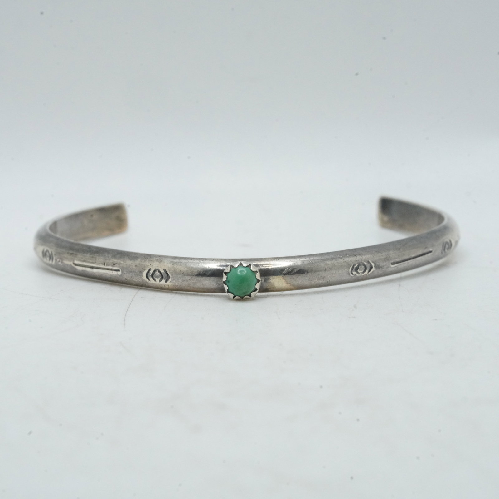 15.52 Grams Sterling Silver Native American Indian Navajo Cuff Bracelet with Turquoise Stone (1 of 6)