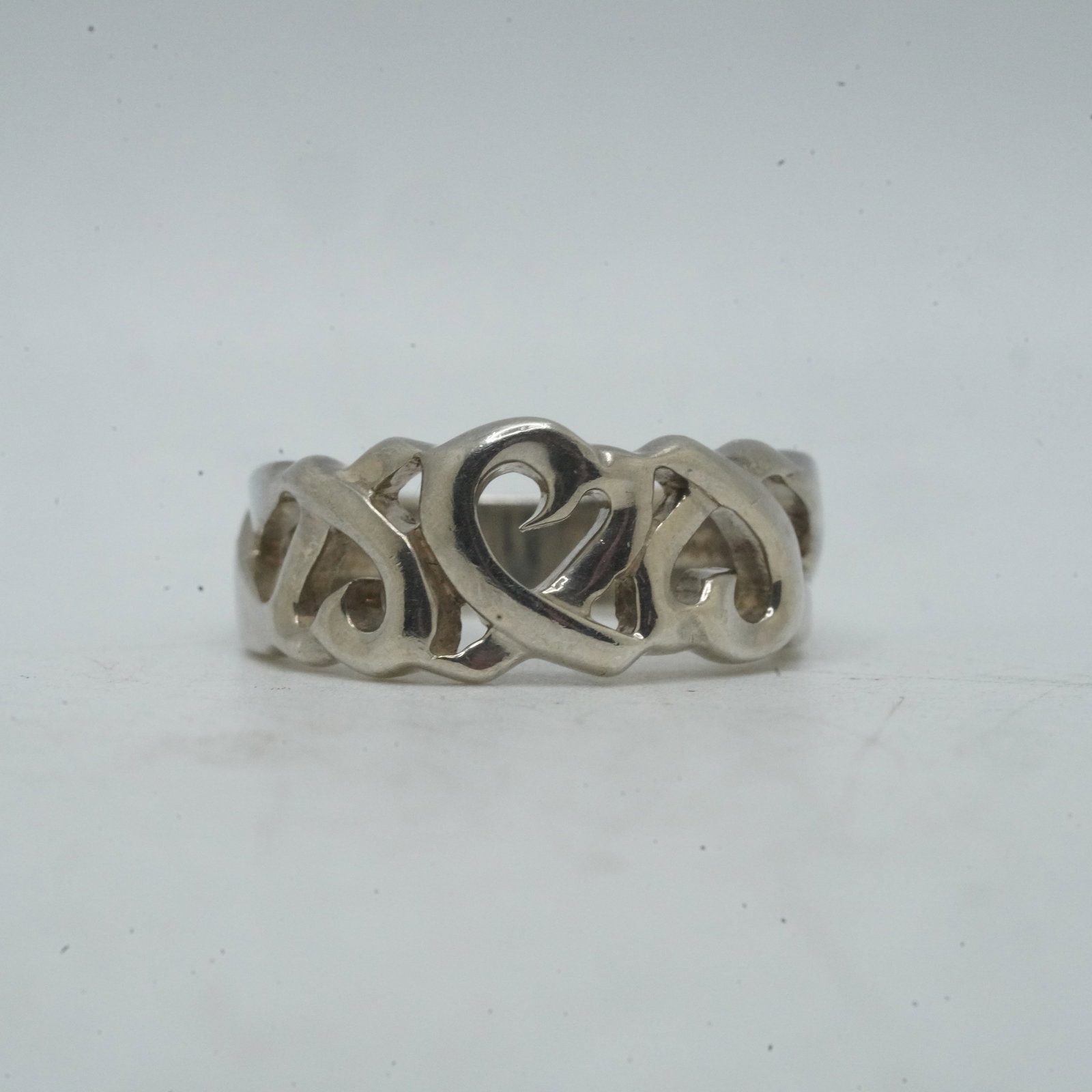 4.71 Grams .925 Sterling Silver TIFFANY & CO Paloma Picasso Open Heart Ring Size 6: 4.71 Grams .925 Sterling Silver TIFFANY & CO Paloma Picasso Open Heart Ring Size 6, 7/8 in. x 3/8 in. , with fabric Pouch