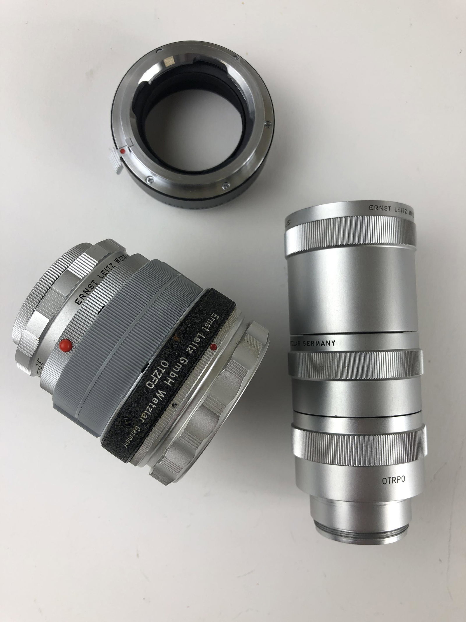 Grouping of 3 Leica Camera Accessories: Grouping of 3 Leica Camera Accessories
