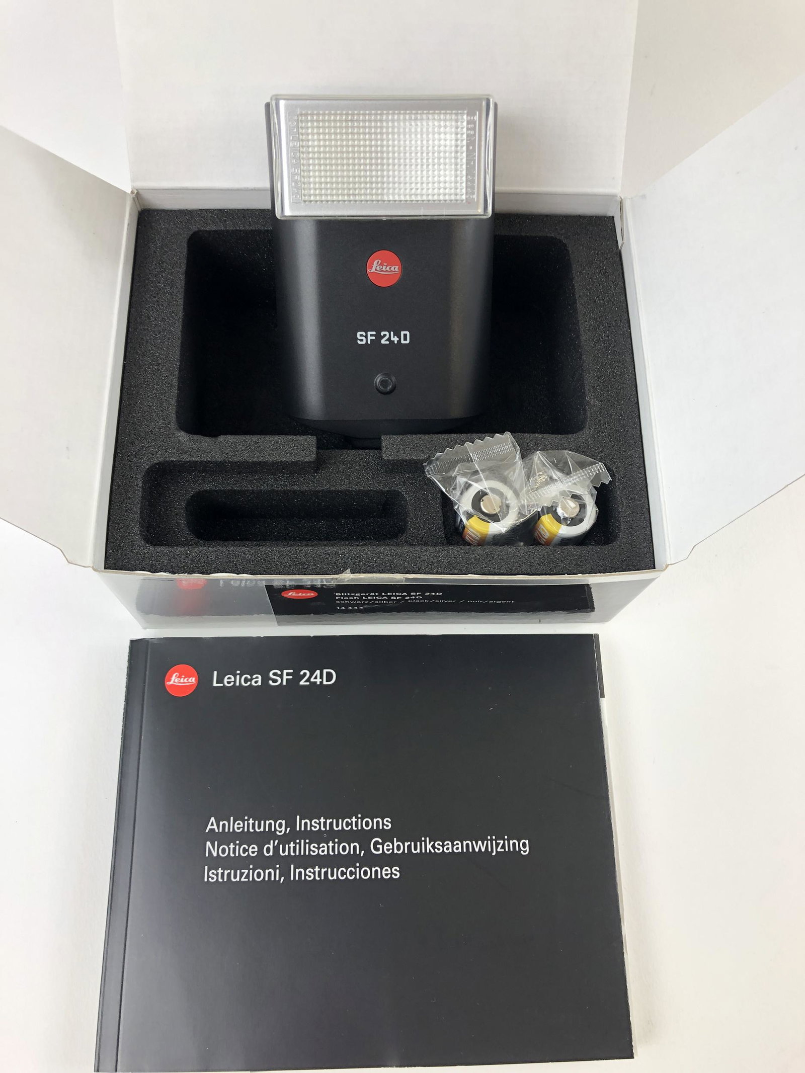 Leica 24D Flash New in Box: Leica 24D Flash New in Box