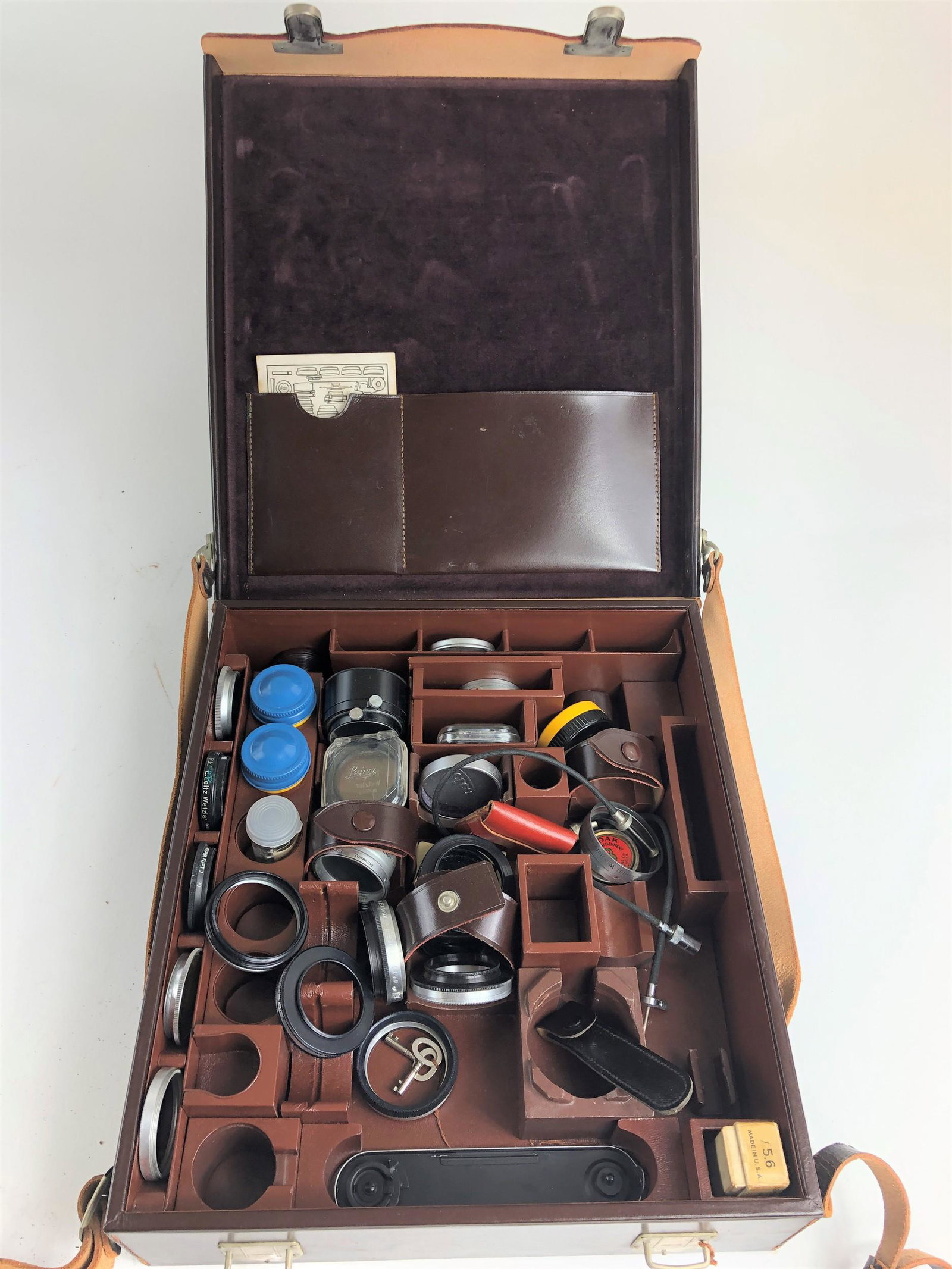 Leica Leather Kit with Accessories: Leica Leather Kit with Accessories