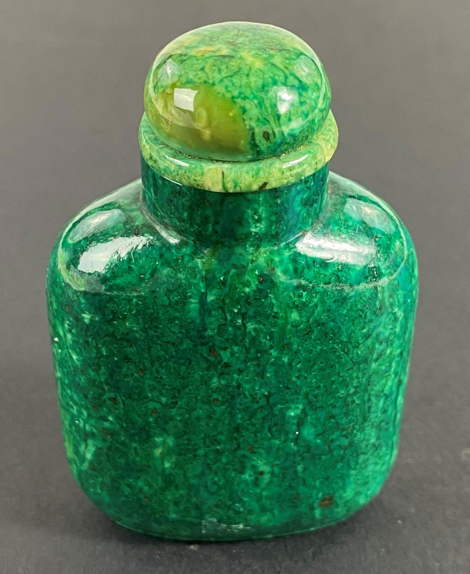 A Stained Emerald Green Walrus Chinese Snuff Bottle, (1 of 4)