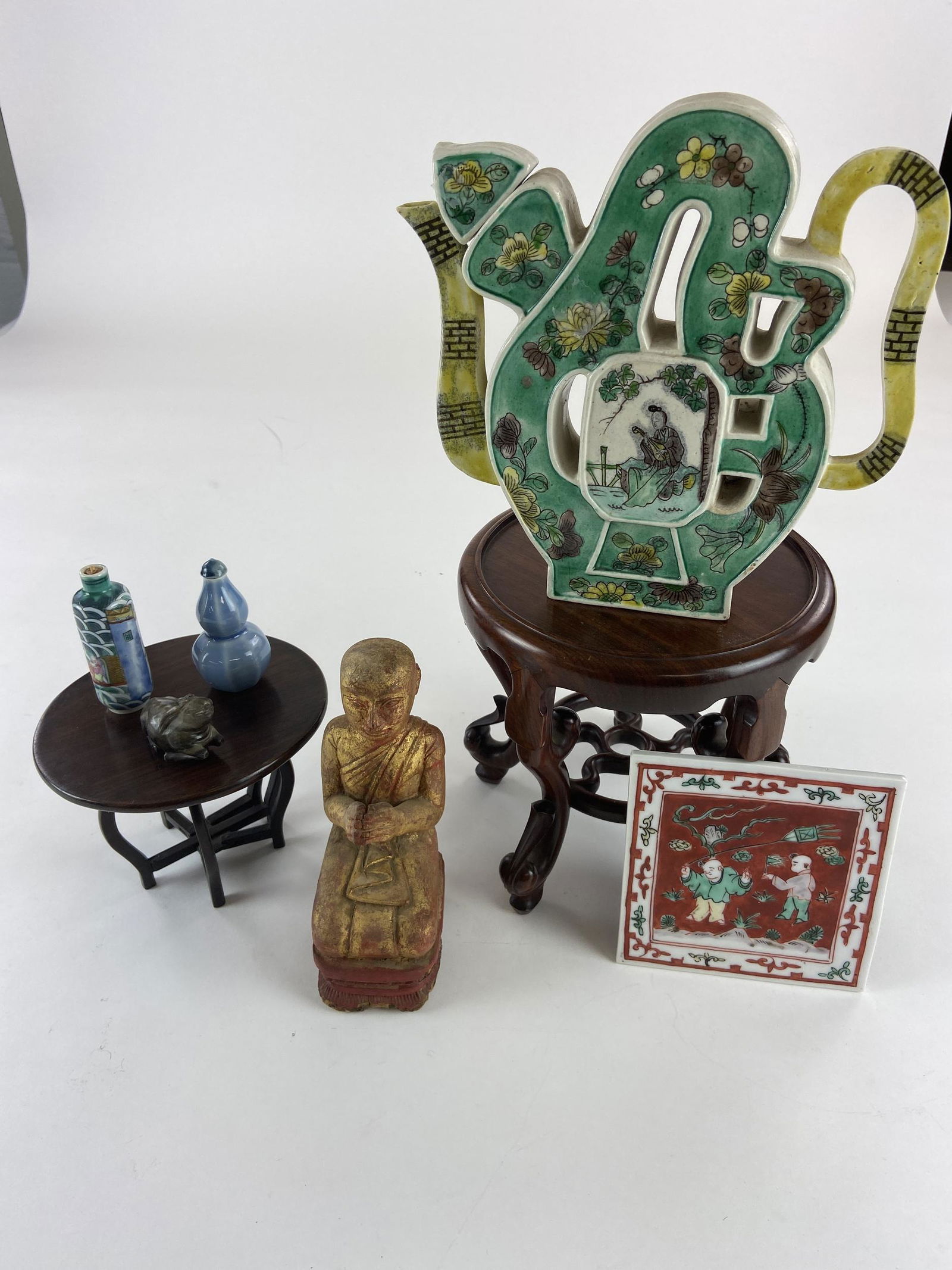 Chinese Stands, Porcelains and Cabinet Pieces (1 of 4)