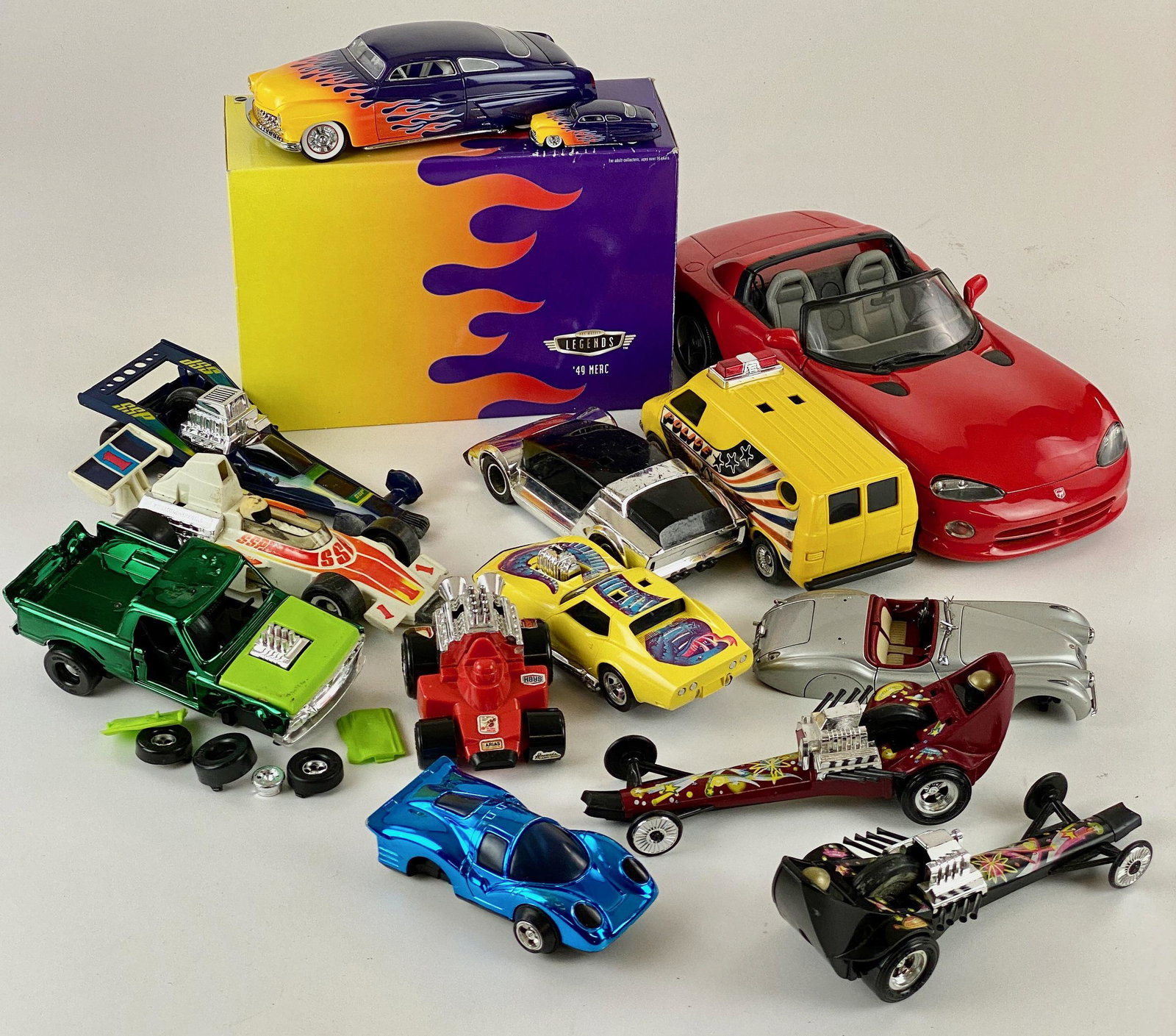 New and Loose Toy Model Cars (1 of 5)