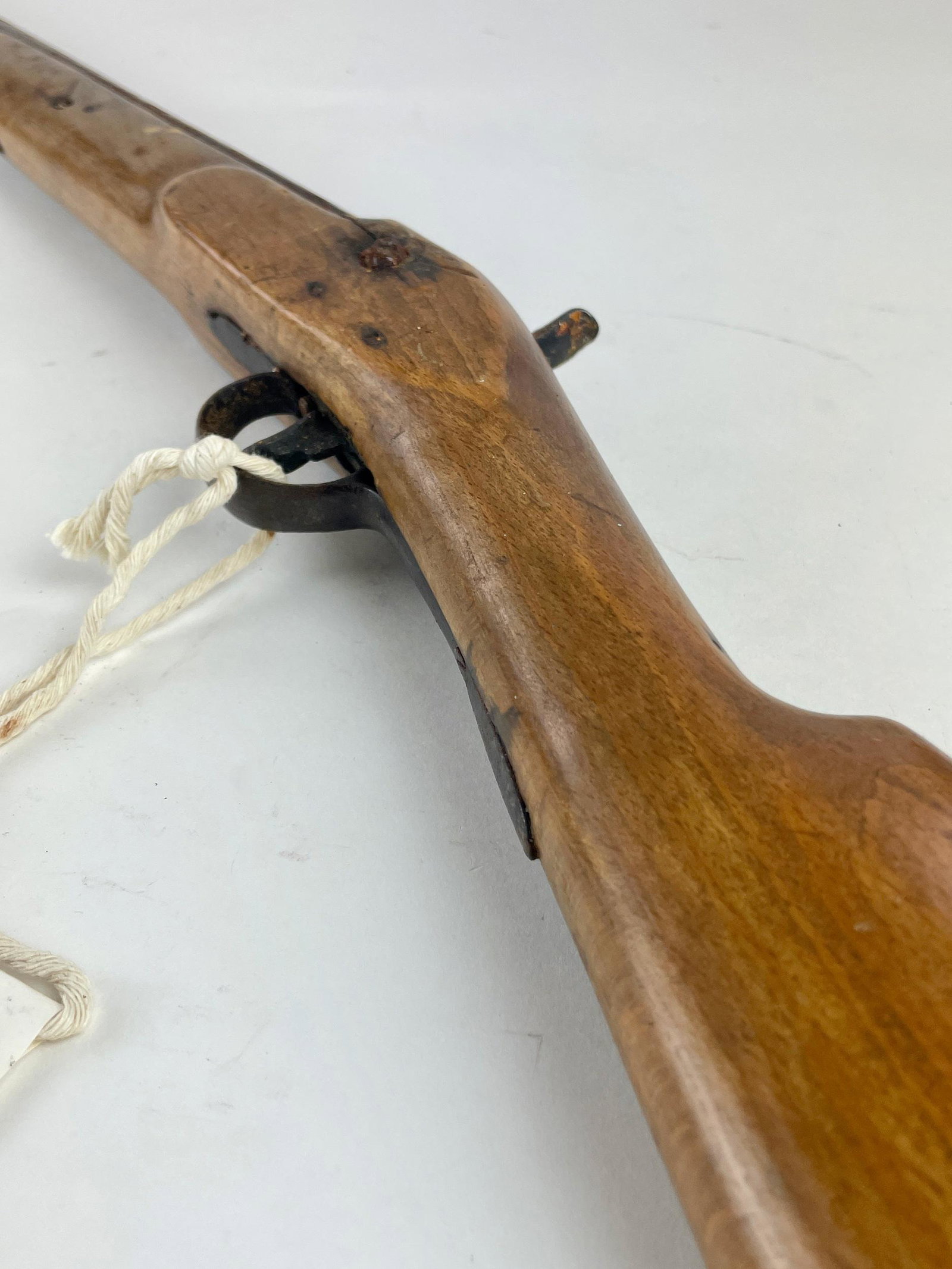 Davidson & Co., Cincinnati Hunting Rifle: With wooden stock, and engraved plate to side reading "Davidson and Co., Cincinnati" Lg. 45.5"