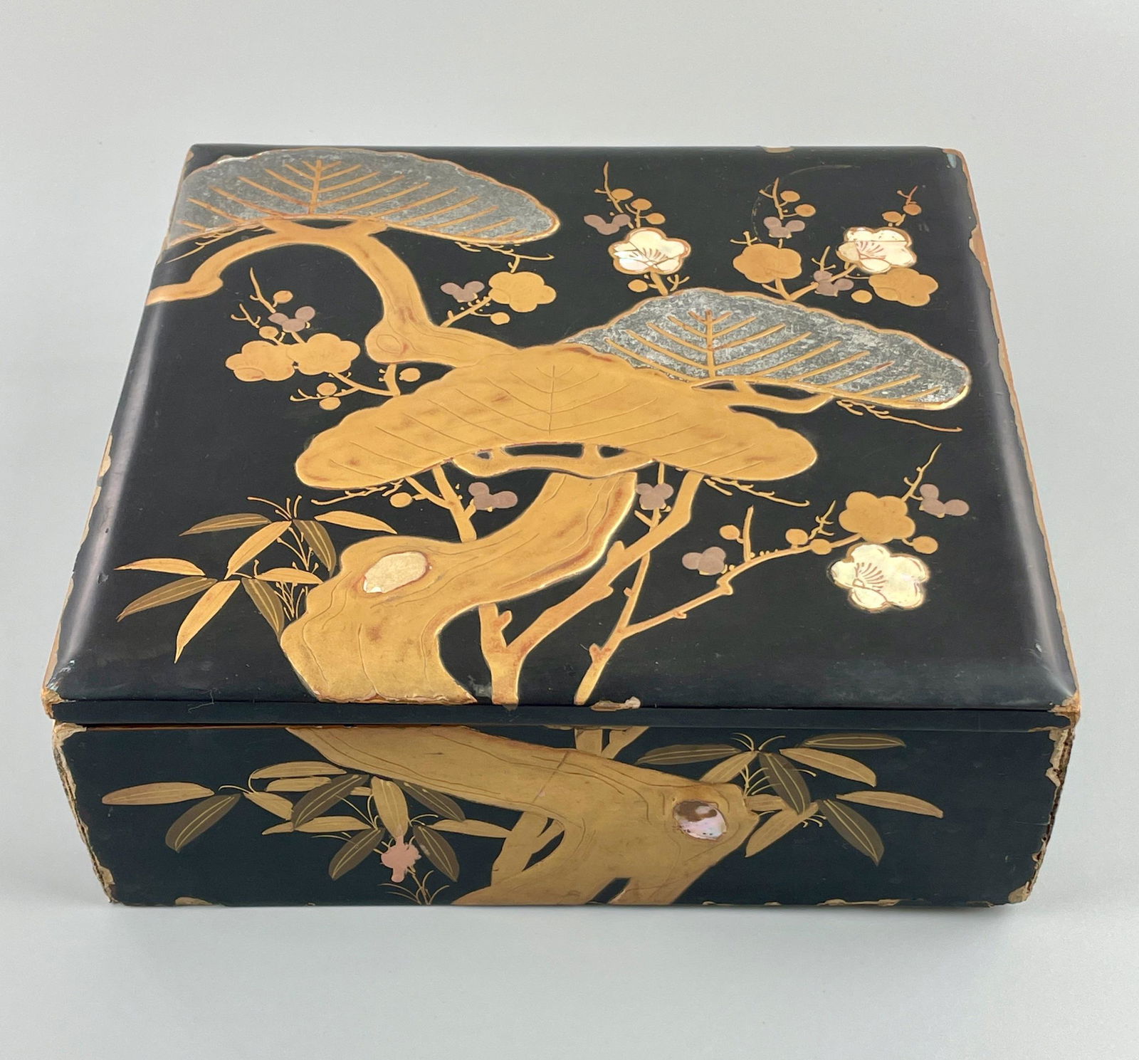 Japanese Lacquer Box with Gilt and Pearl Inlay (1 of 7)