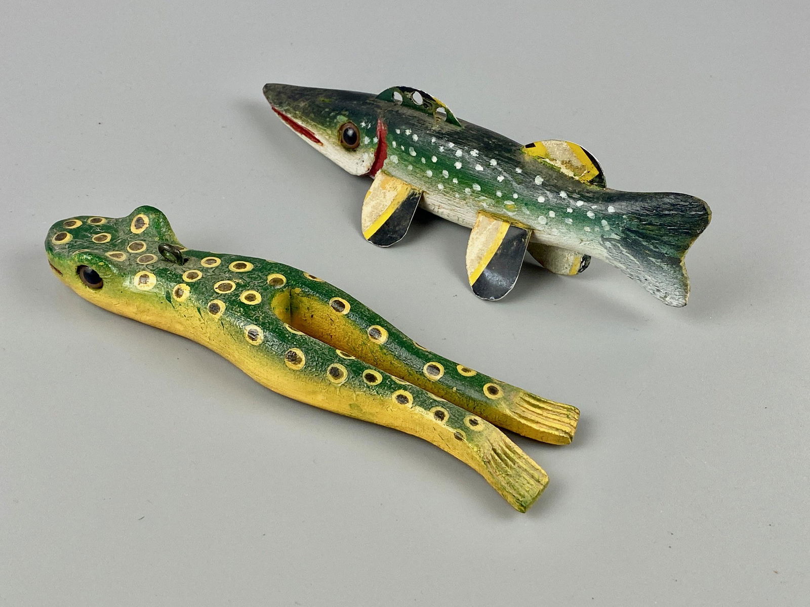 Two Painted Pike Fish and Frog Decoys (1 of 8)